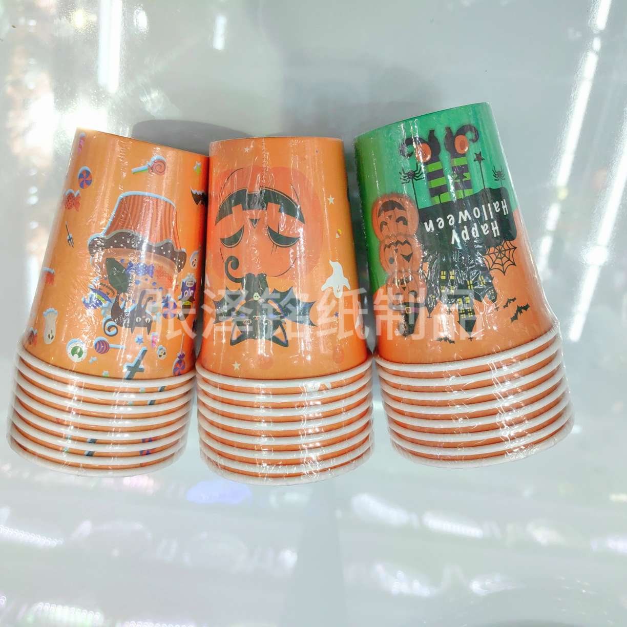 可降解餐盒/派队纸质盘子/一次性餐具/火锅打包盒/一次性纸盘白底实物图