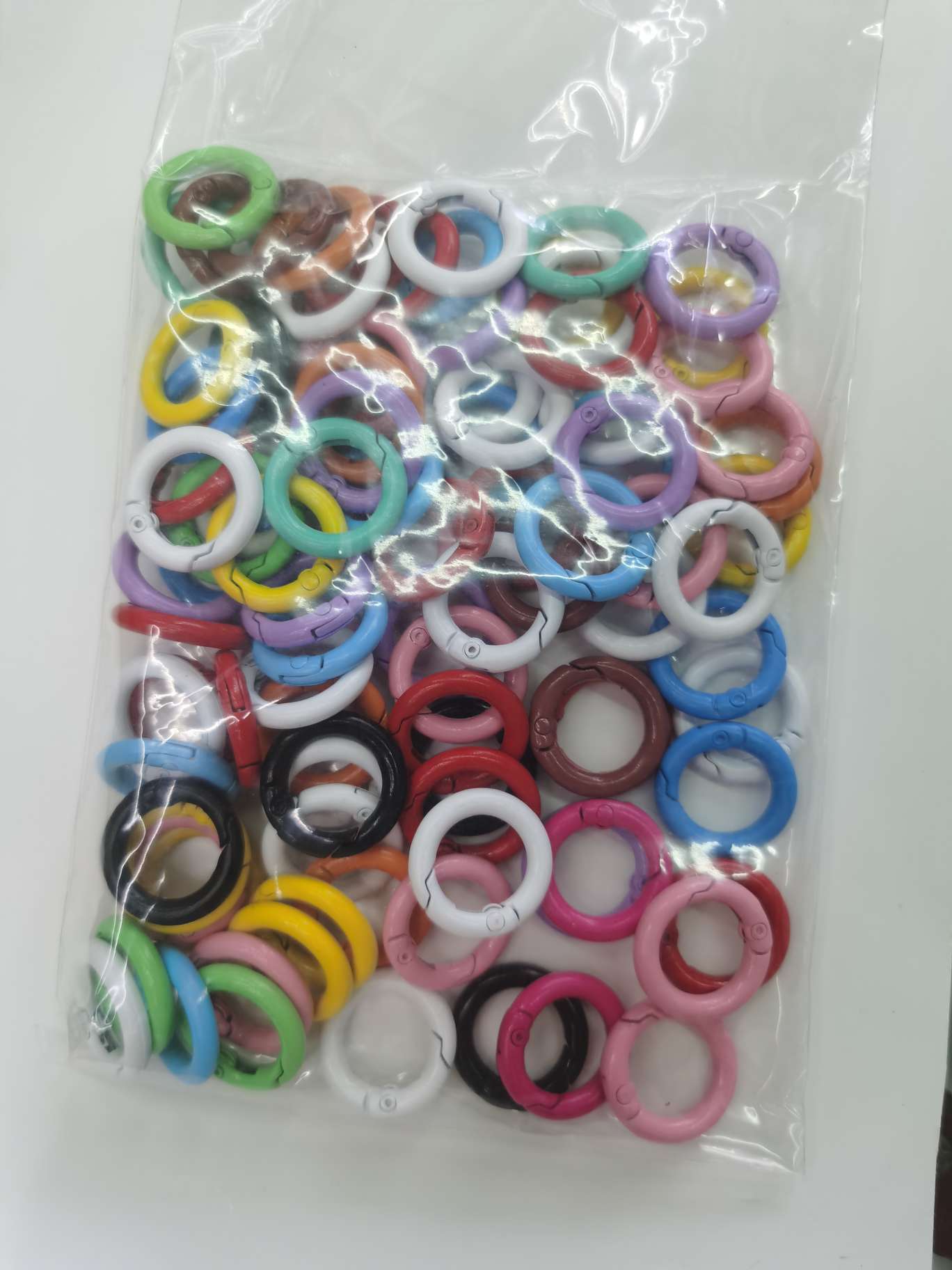 Color electrophoretic mixing of 20# spring buckle