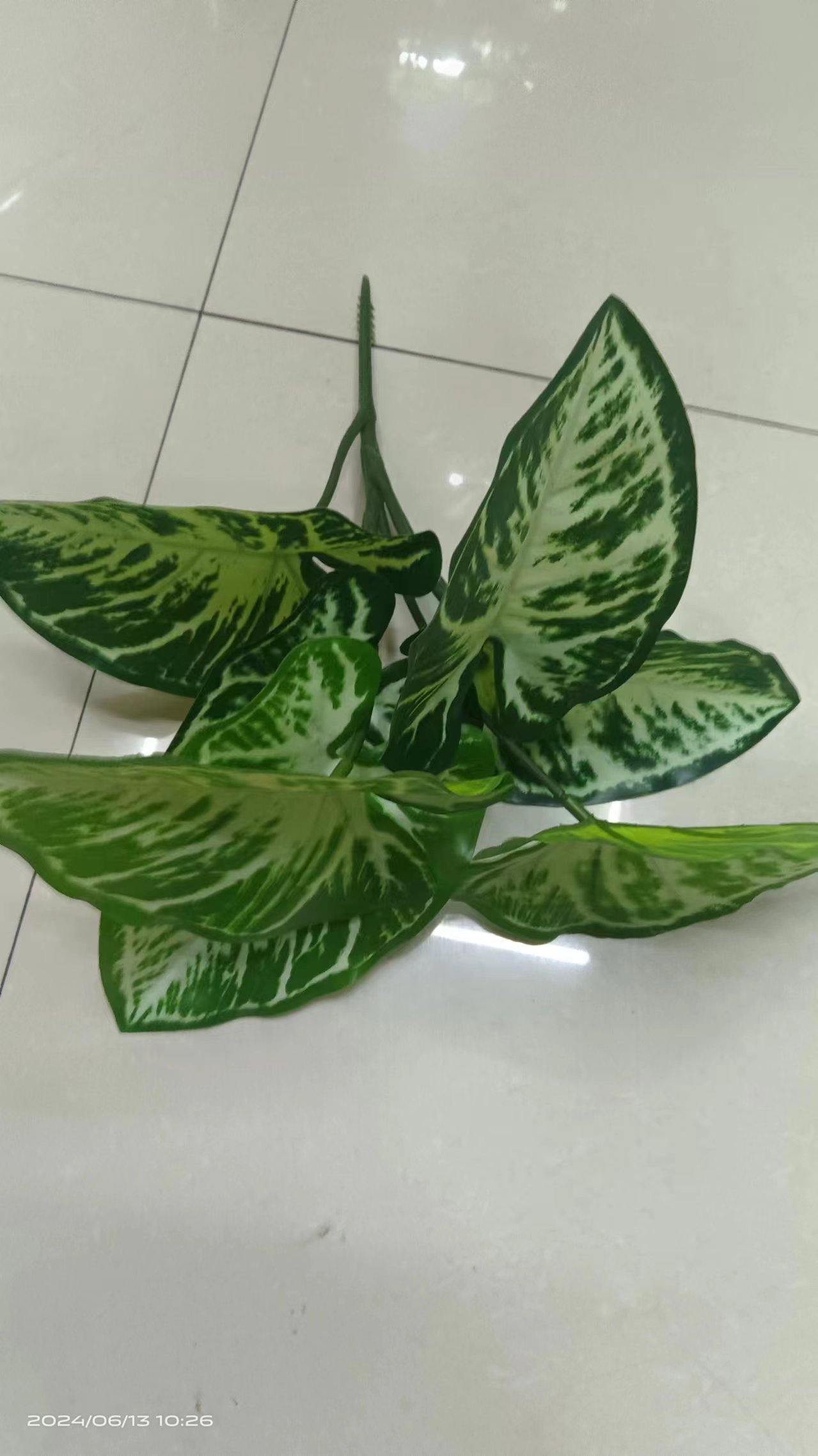 Artificial flowers and plants, artificial green plants, indoor and outdoor decoration, pothos, plastic small potted plants, home desktop, anthurium flower ornaments, paper-wrapped iron wire details Picture