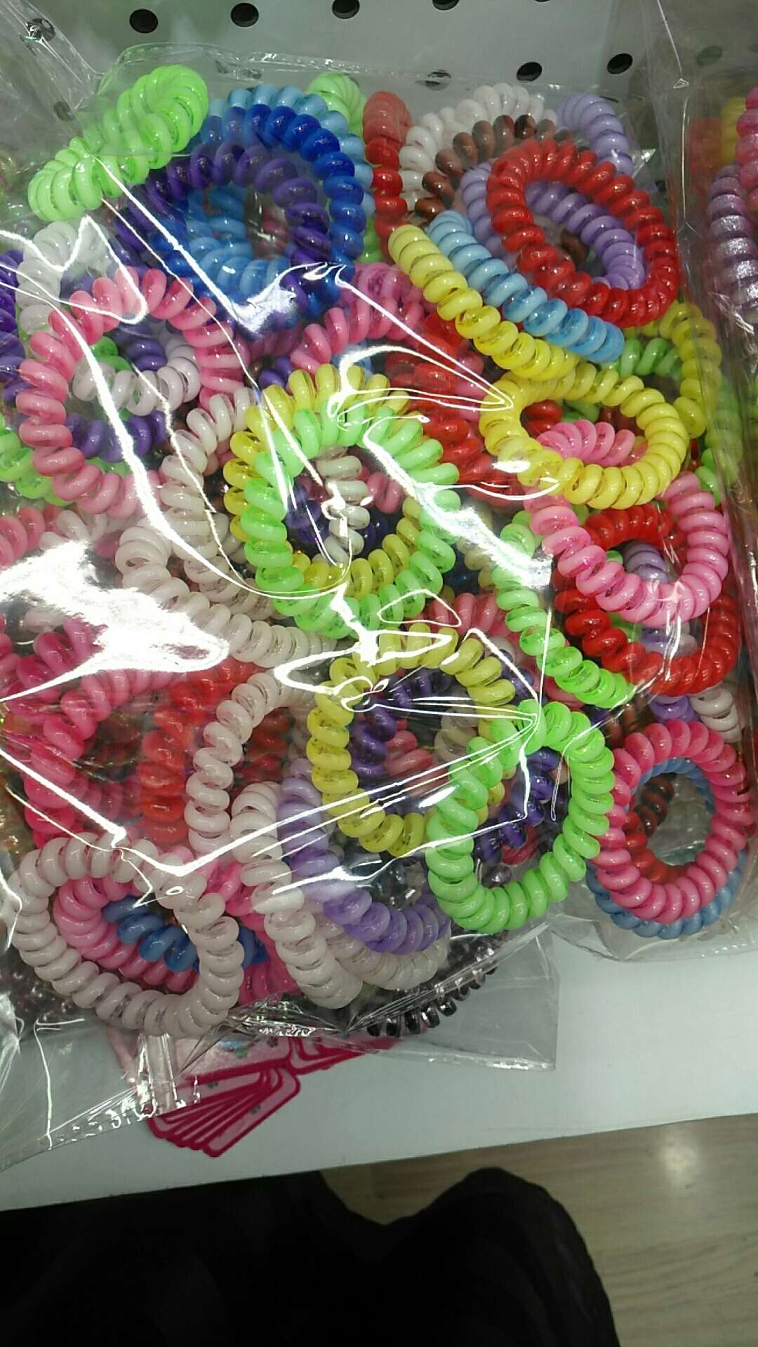 A mix of high-elasticity and thickened wristbands and telephone lines, a mix of hair styling and color accessories, 100 pieces per package Specification image
