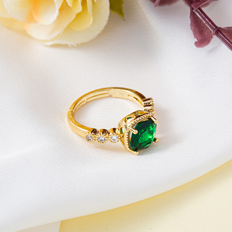 2024 Ring with temperature-sensitive color-retaining gold plating and adjustable bezel Item Picture