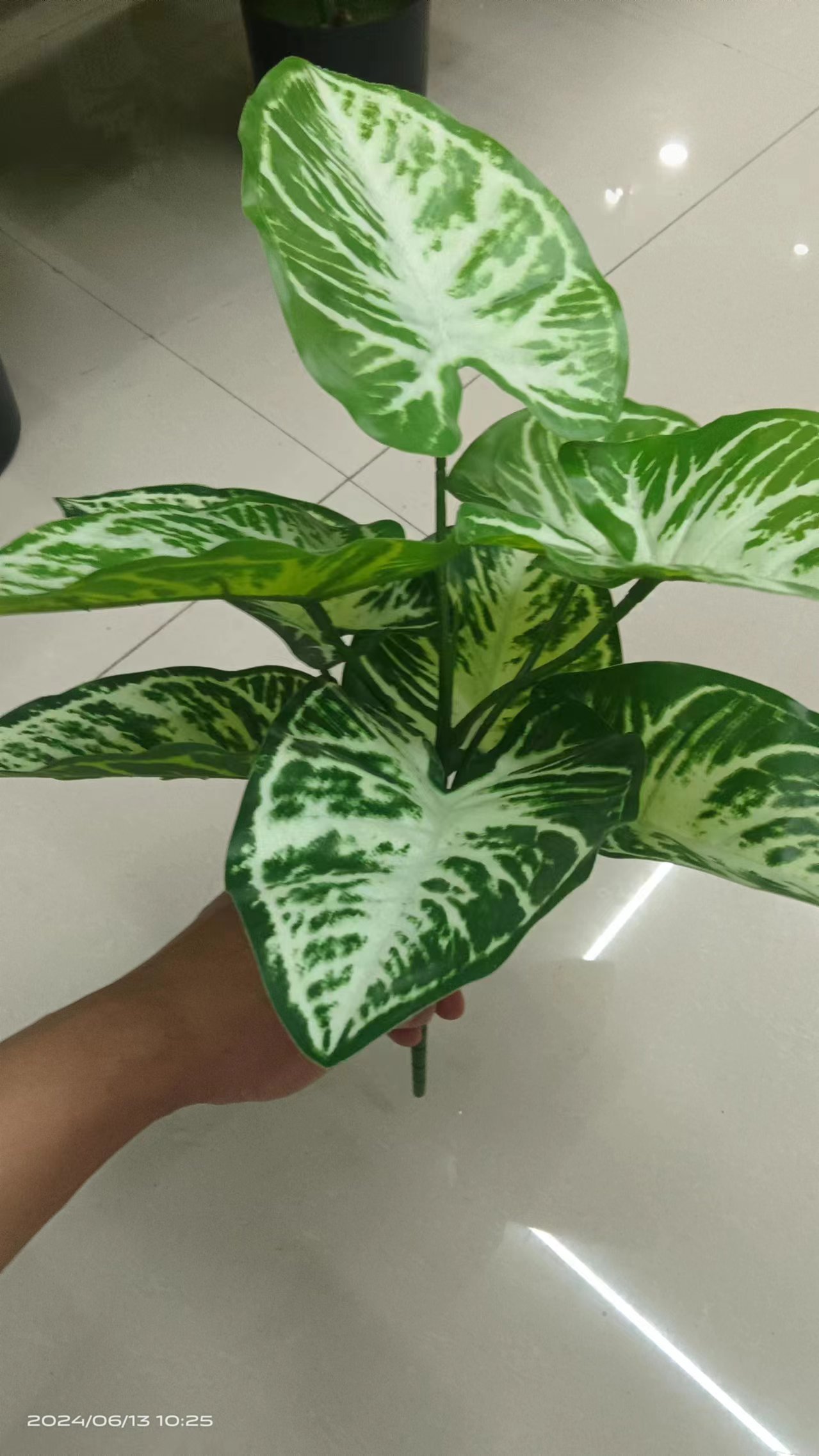 仿真花草植物假绿植室内外装饰绿萝塑料小盆栽家居桌面红掌花摆件纸包铁丝