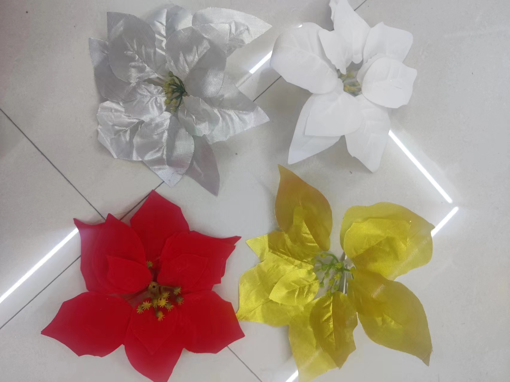 New 7-head and 5-head artificial Christmas flowers are selling well. Flower 104031-2 Item Picture