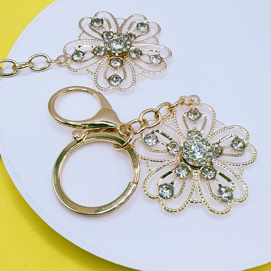 Creative keychains, bag decorations, small pendants, festival party gifts, keychains, clothing, shoes, hats, accessories, car key pendants, keychains Item Picture