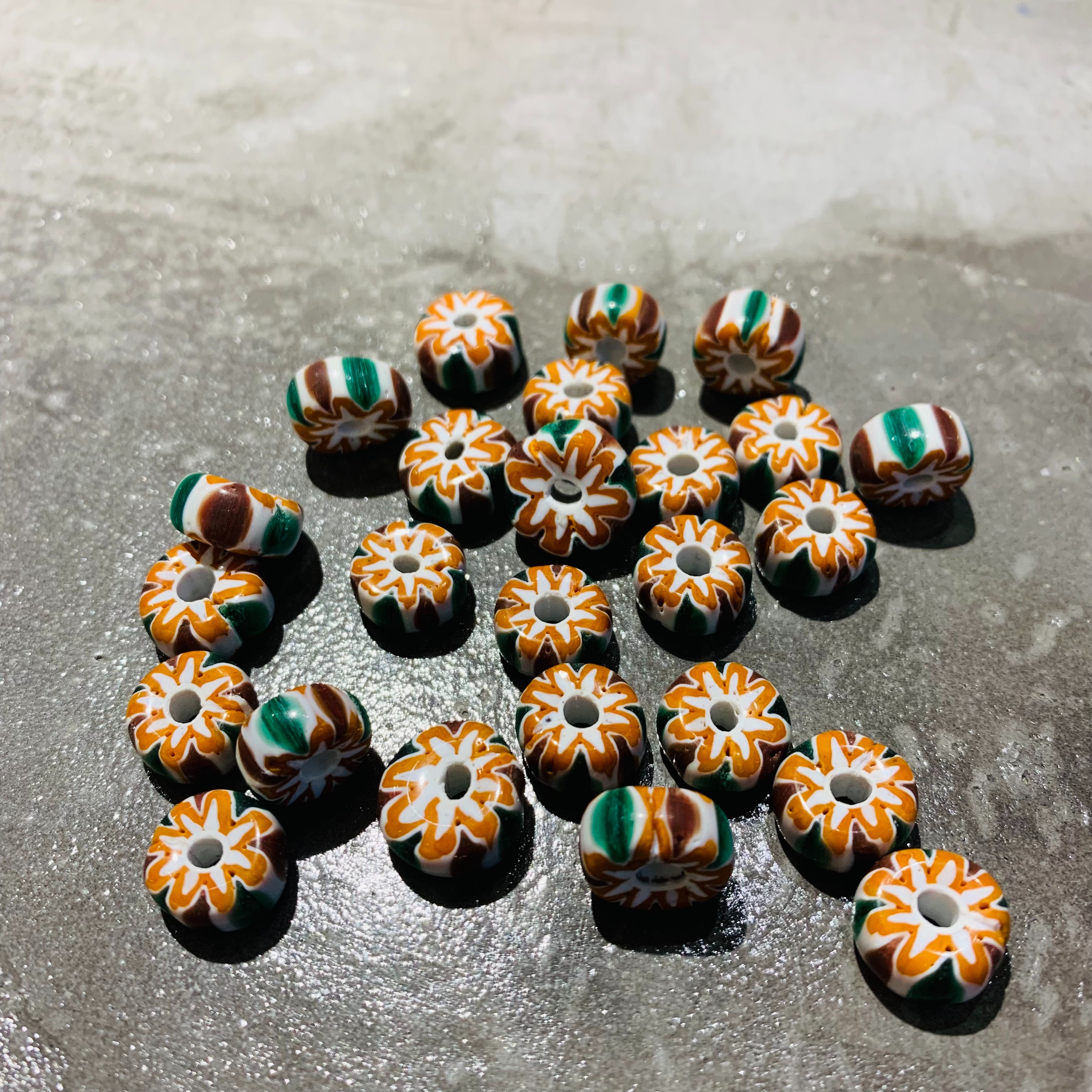 Imported Nepalese handcrafted DIY old glass snow Flei loose beads semi-finished product bracelets, necklaces, earrings accessories, loose beads, flat beads, partition beads, bucket beads Item Picture