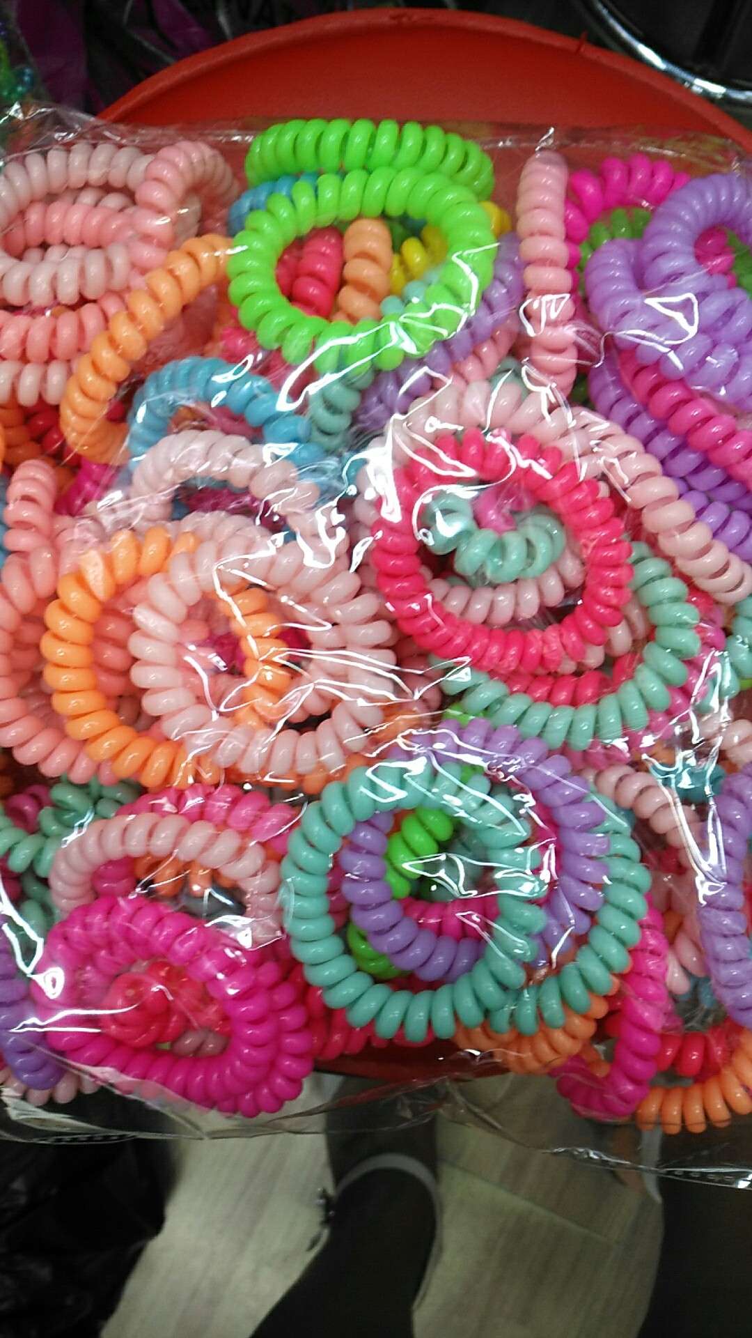A mix of high-elasticity and thickened wristbands and telephone lines, a mix of hair styling and color accessories, 100 pieces per package Application Scenario