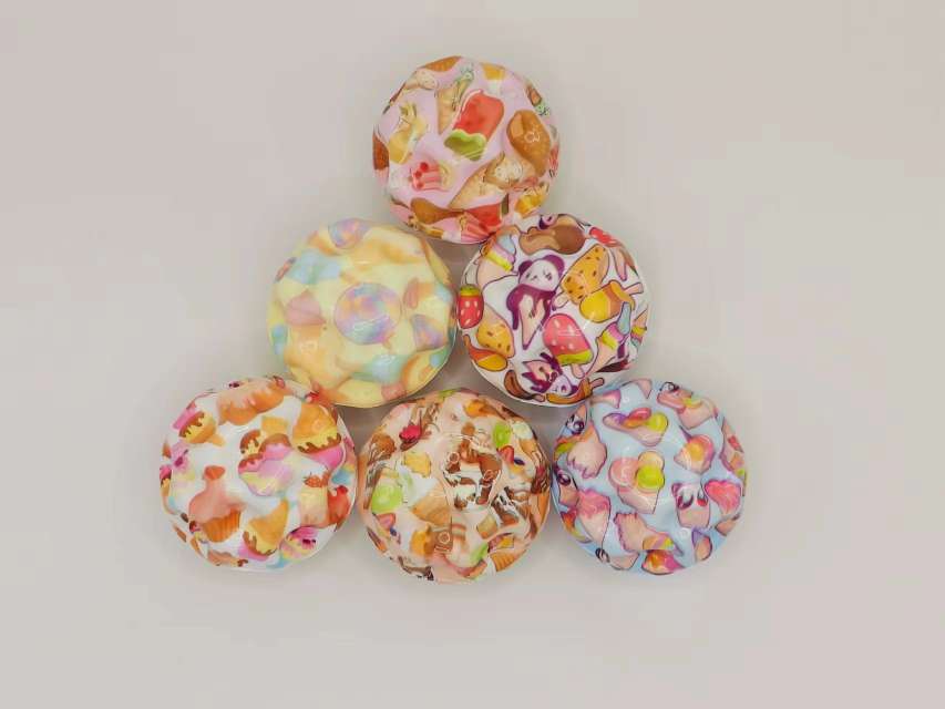 新款批发月石球弹力球户外儿童高弹跳洞洞球弹力球跨境爆款玩具球 反重力月球石弹力球儿童弹弹球高弹回力球陨石洞洞球亲子互动白底实物图