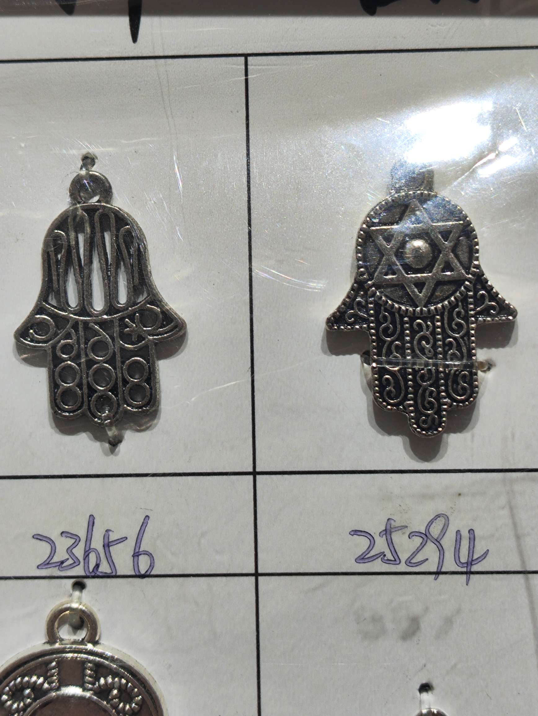 Factory direct sales of Devil's Eye palm diy handcrafted alloy accessories Application Scenario