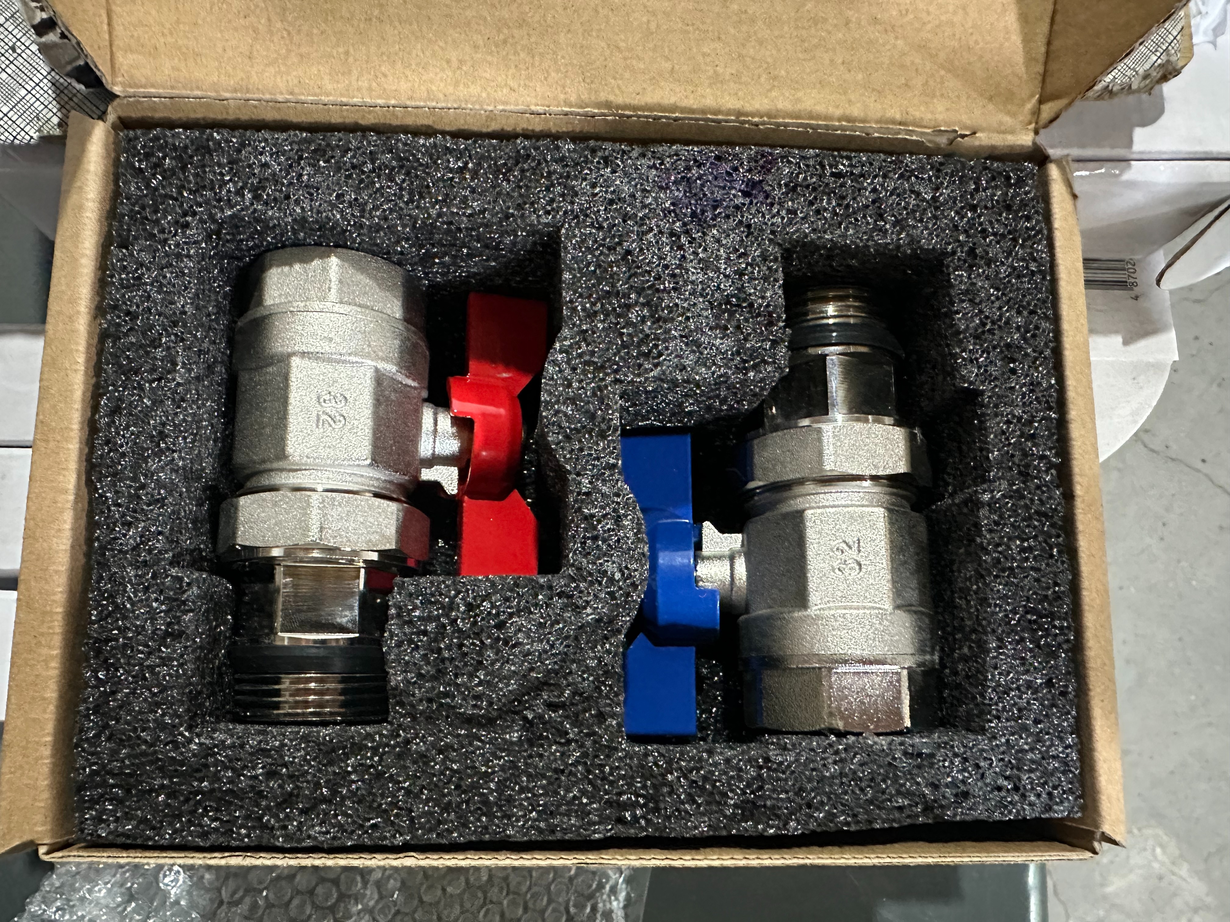 智能地暖分水器产品图