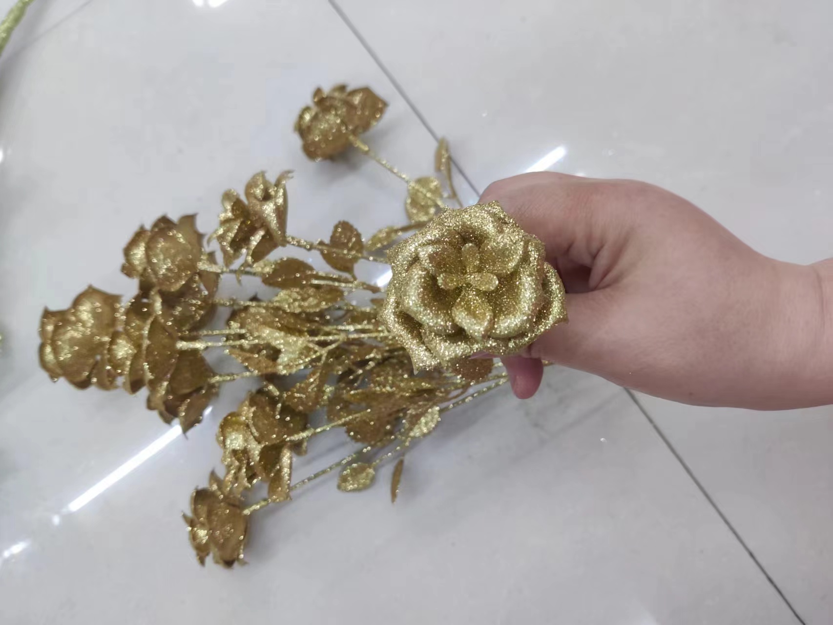 2024 best-selling Christmas artificial flower rose home festive decoration, 7-head and 12-head artificial flowers Specification image
