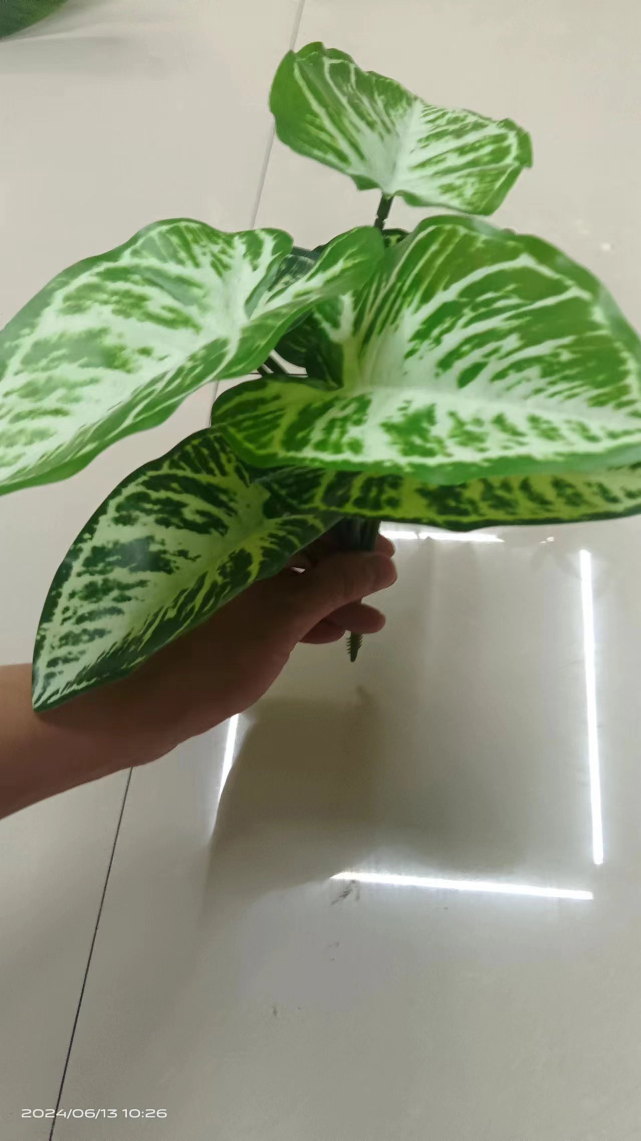 Artificial flowers and plants, artificial green plants, indoor and outdoor decoration, pothos, plastic small potted plants, home desktop, anthurium flower ornaments, paper-wrapped iron wire Application Scenario