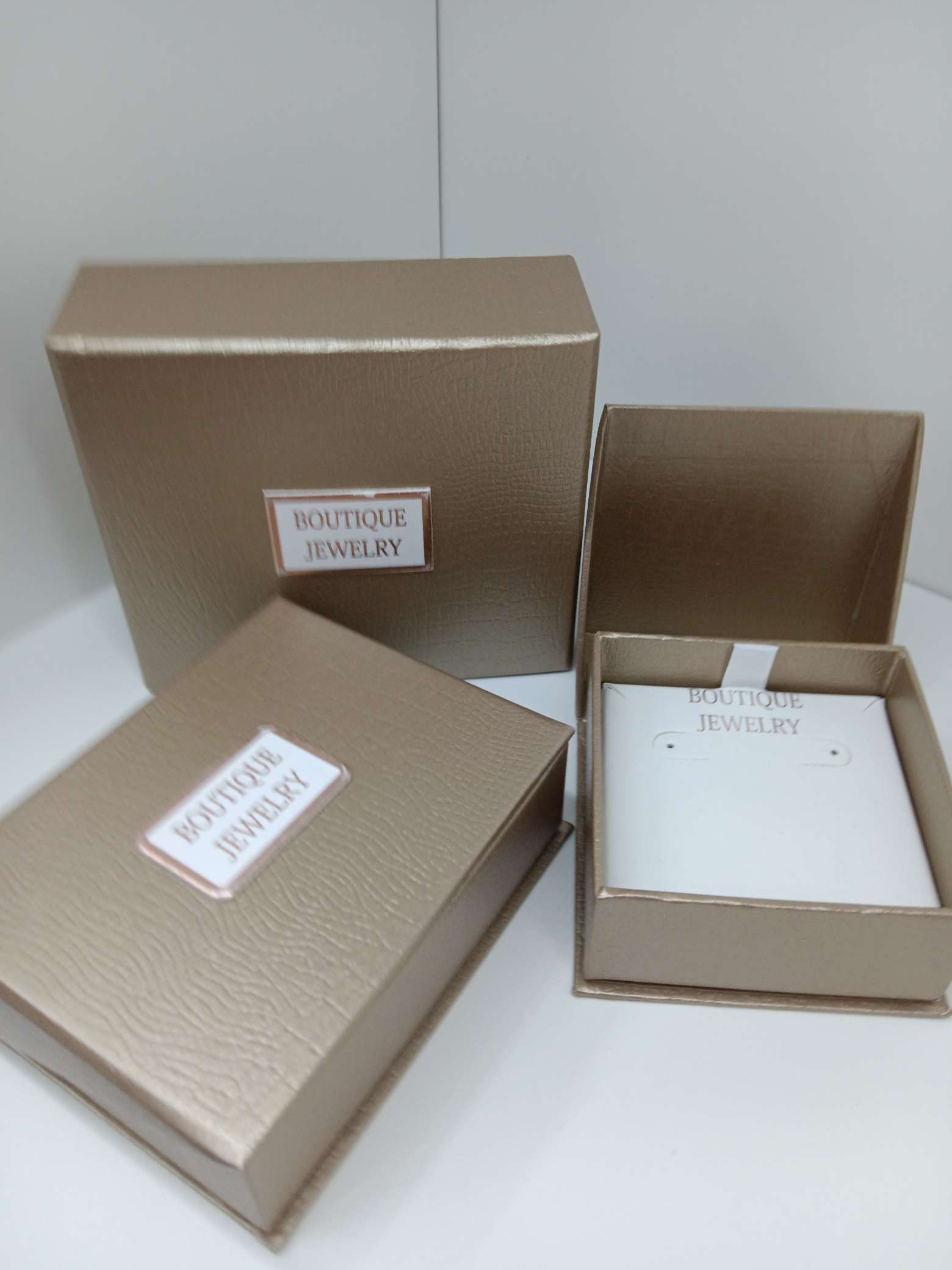 Earpiece box packaging, high-end accessory packaging box, jewelry packaging box, professional packaging design, exquisite and durable packaging detail image 3
