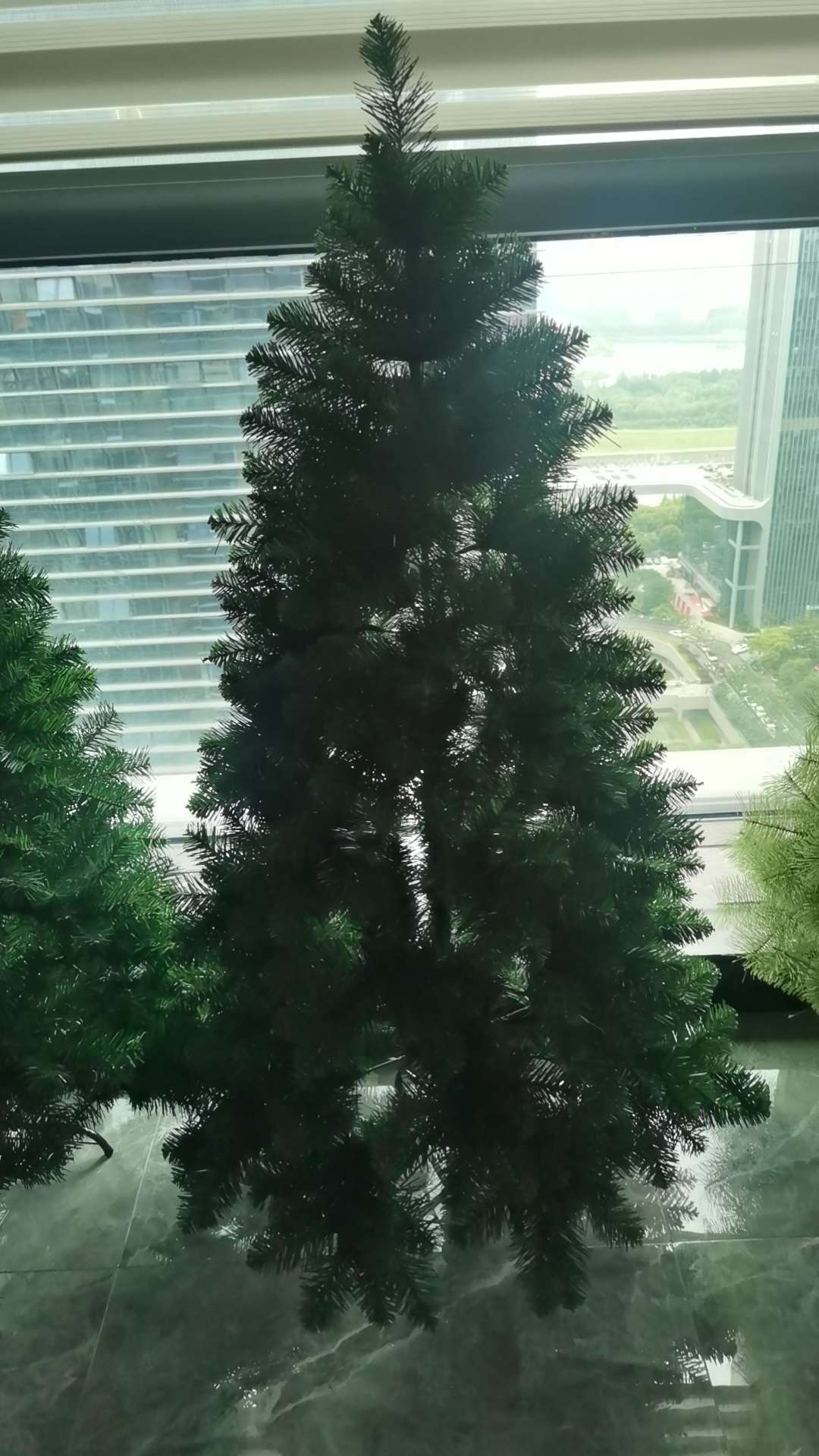 圣诞节办公室装饰 文化圣诞用品大颗粒4叉红果仿真花 圣诞雪花字画 圣诞花环 圣诞树装饰珠 圣诞灯 欢乐气氛布置套装