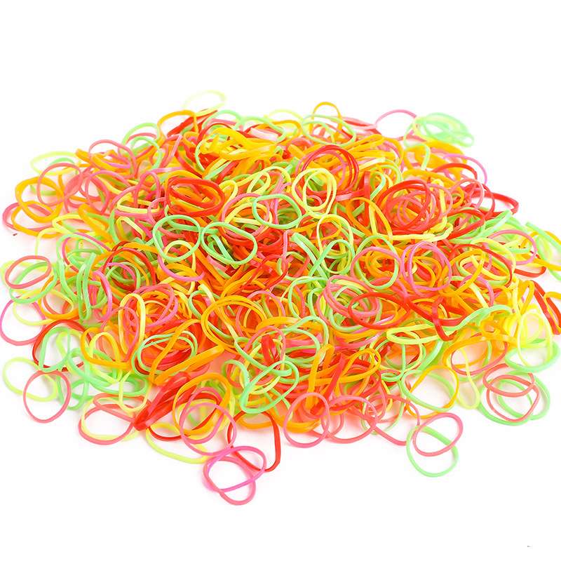 A new best-selling color disposable rubber band for children's hair ties, a TPU bagged hair band that won't damage hair, and a headwear Application Scenario