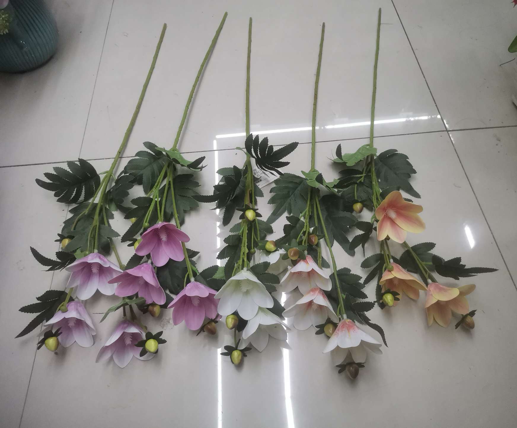 家饰精品 仿真花饰高支4头小玉兰3D 仿真玉兰花饰人造花假花白底实物图