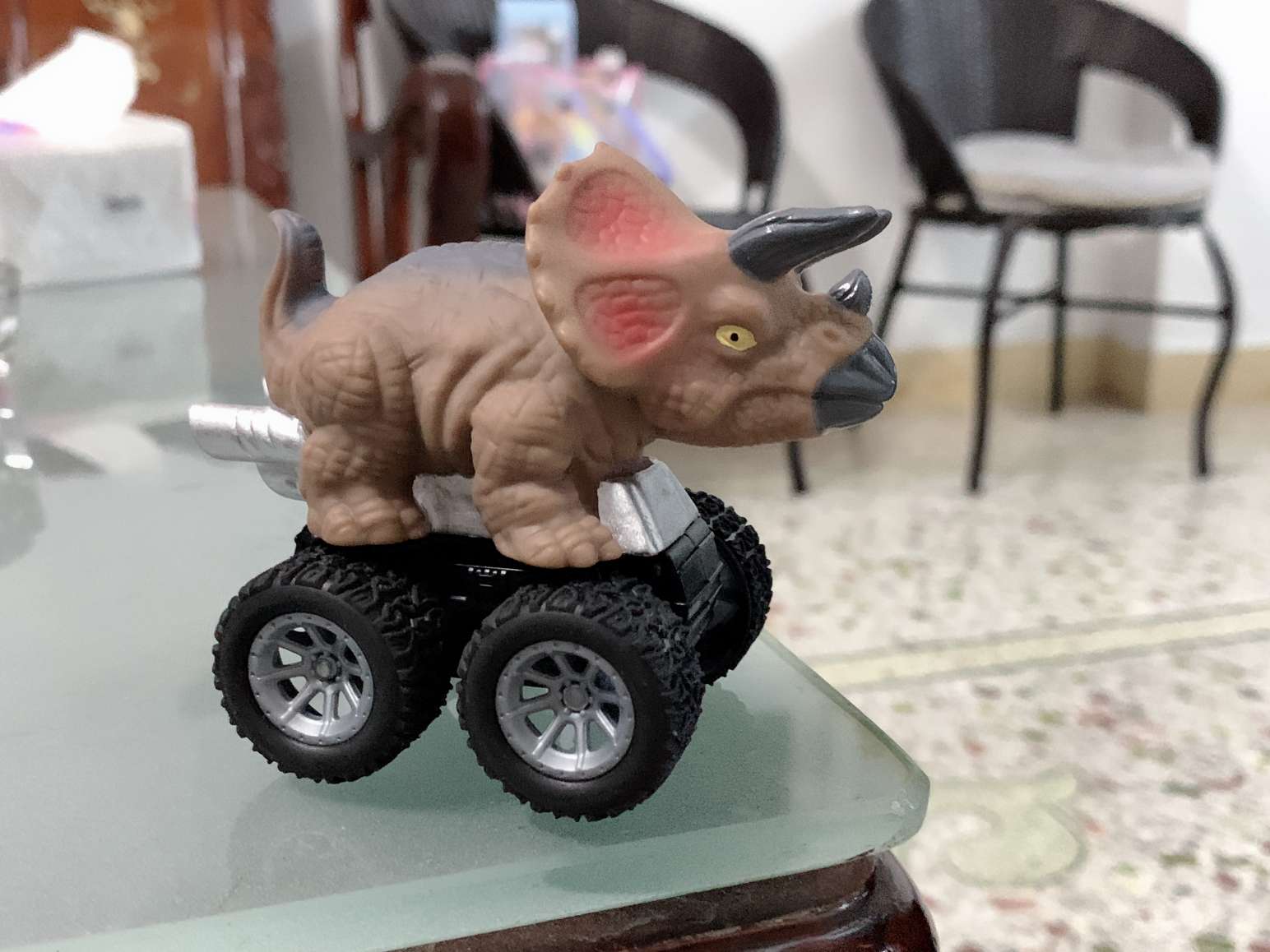 糖胶回力恐龙车，霸王龙长颈龙三角龙多款混装，款式新颖详情图3