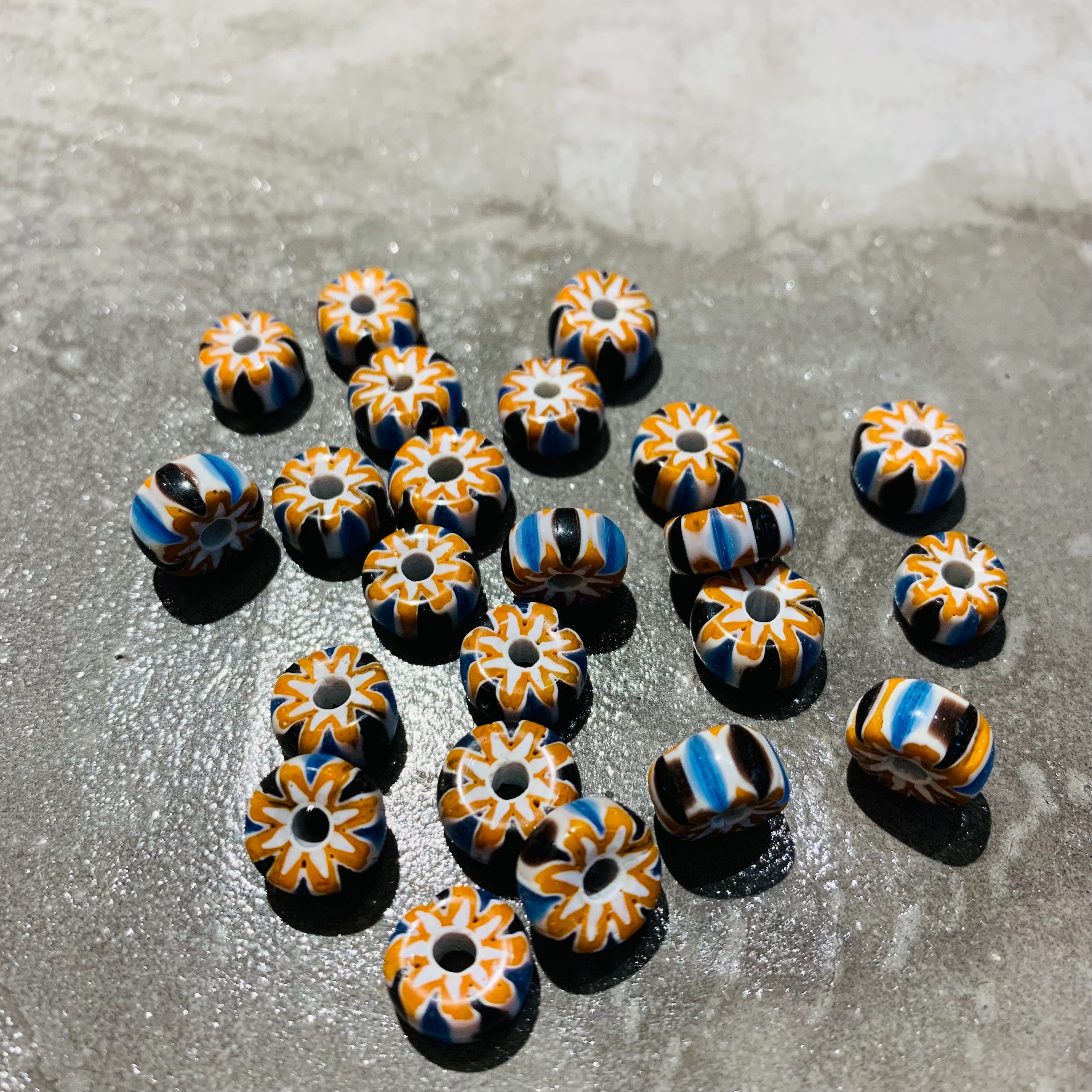 Imported Nepalese handcrafted DIY old glass snow Flei loose beads semi-finished product bracelets, necklaces, earrings accessories, loose beads, flat beads, partition beads, bucket beads Specification image