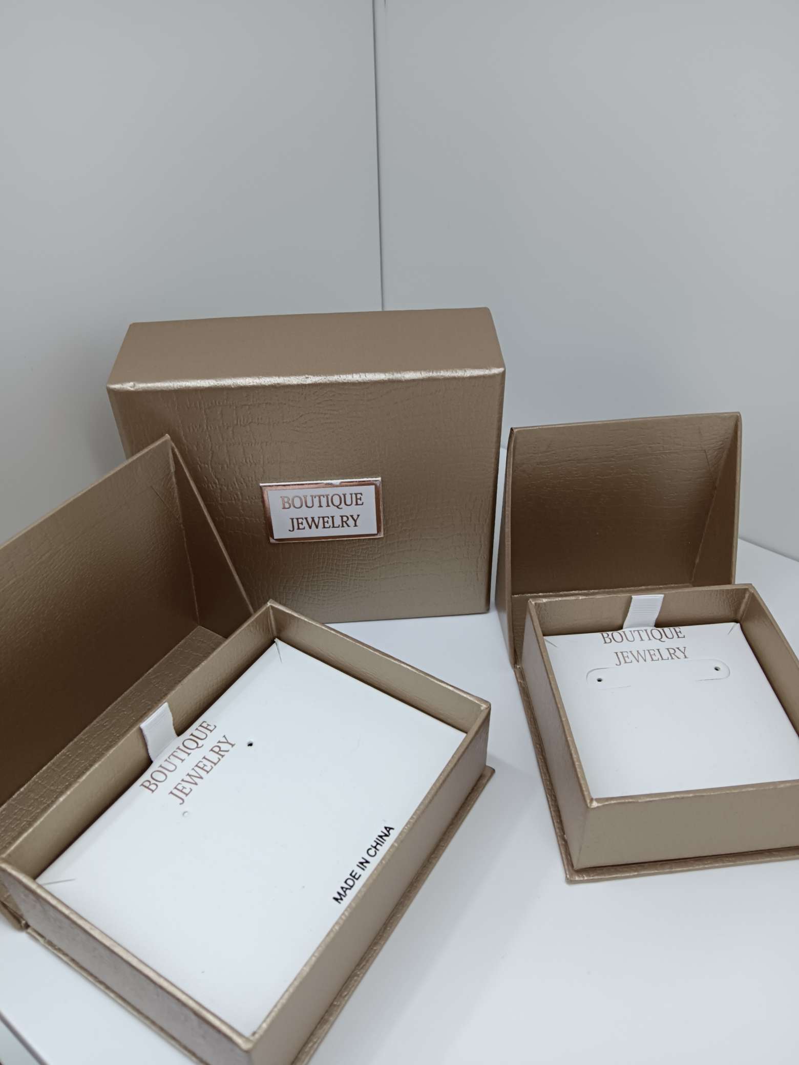 Earpiece box packaging, high-end accessory packaging box, jewelry packaging box, professional packaging design, exquisite and durable packaging Application Scenario