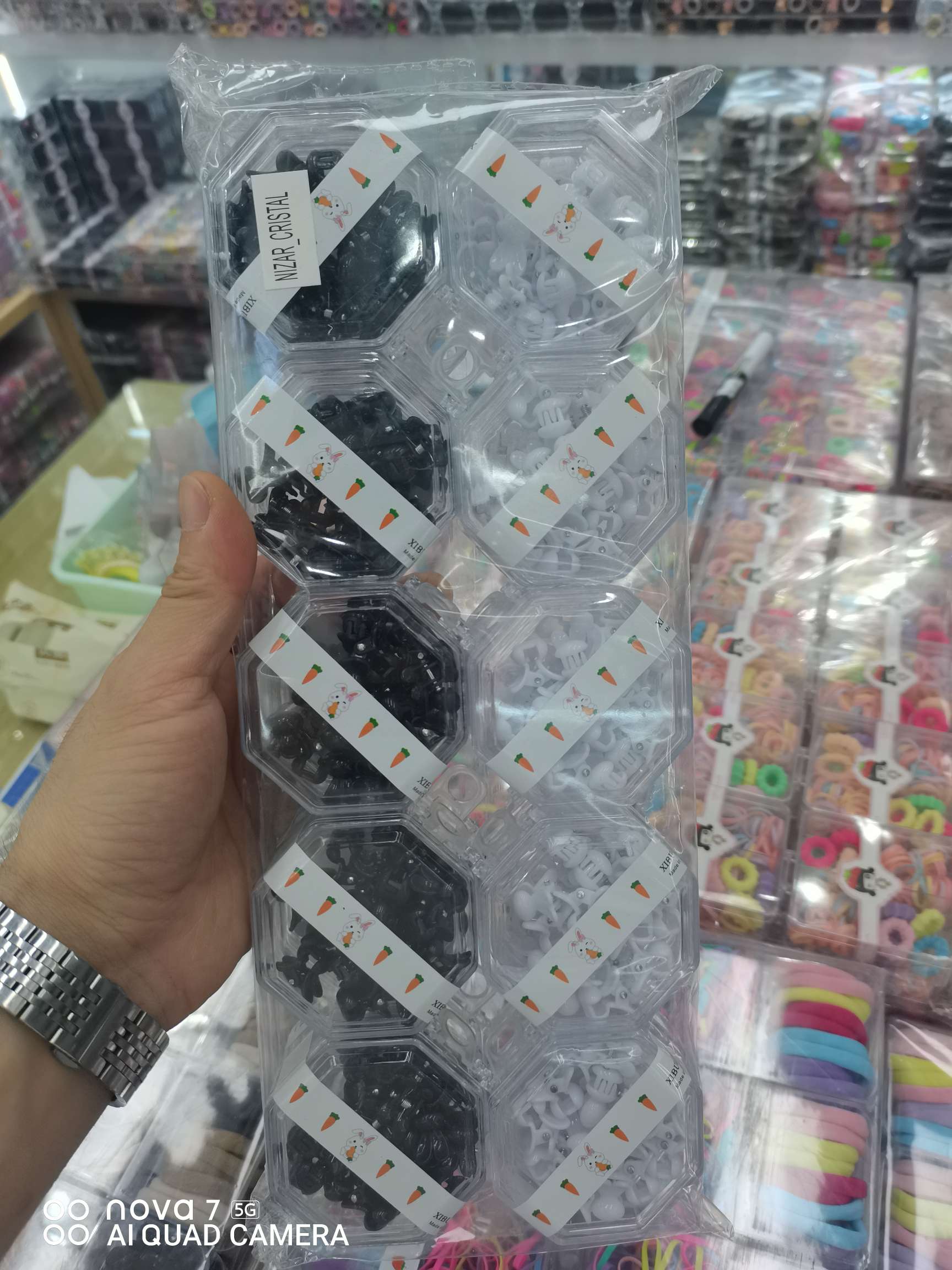 时尚饰品儿童小抓夹 头饰夹子 美发抓夹 优雅黑白配 简约各种造型 持久不伤发质 细节图