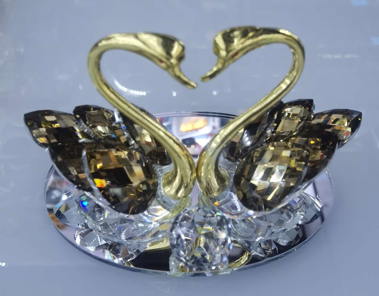 水晶天鹅摆件细节图