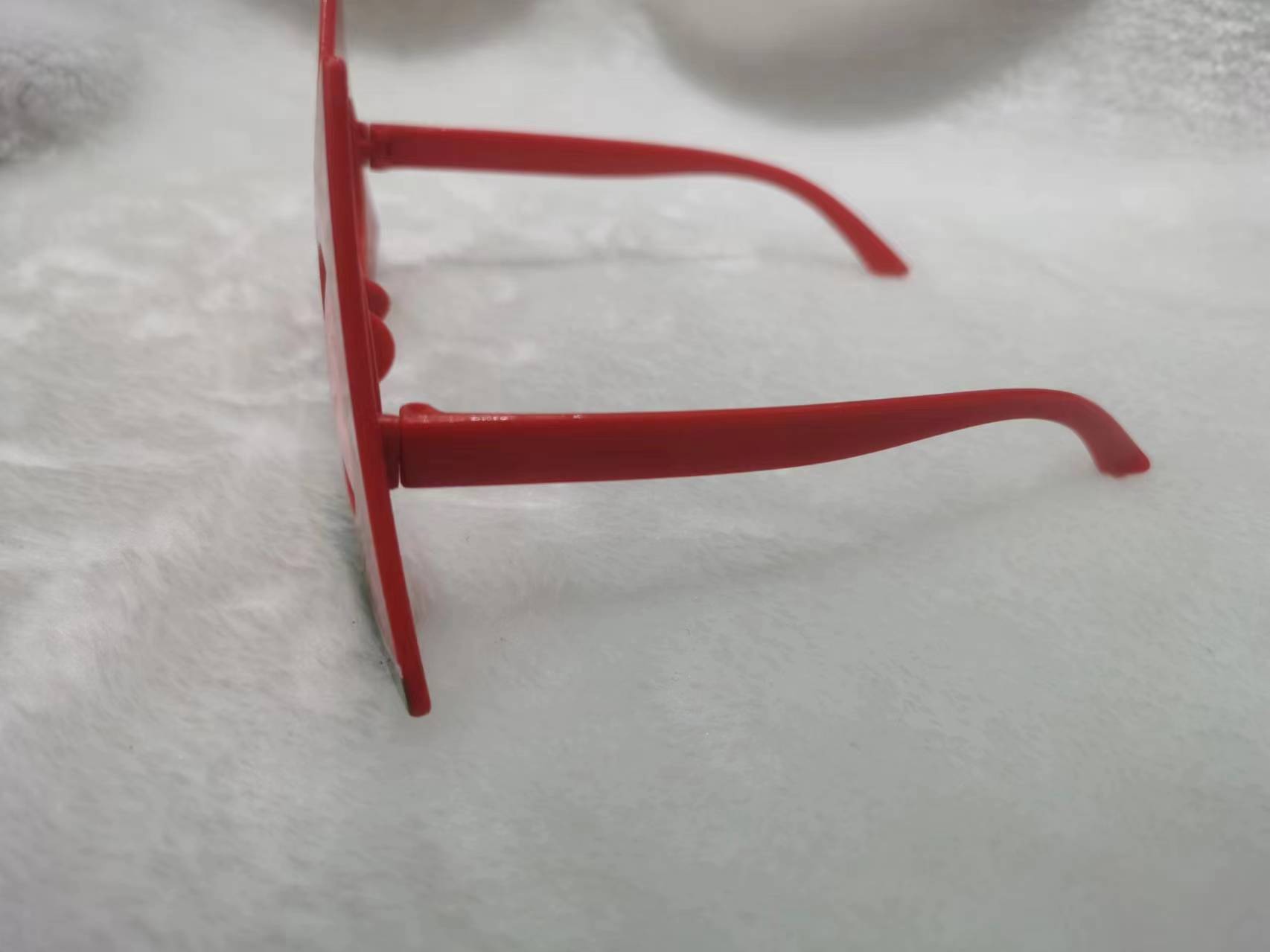 时尚潮流高端大气美观大方水果眼镜搞怪太阳镜拍照凹造型产品图