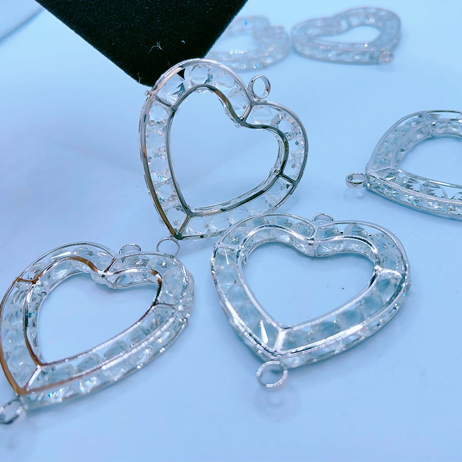 锆石吊坠/佛祖头像项链/不锈钢吊坠/小鱼吊坠/吊坠产品图