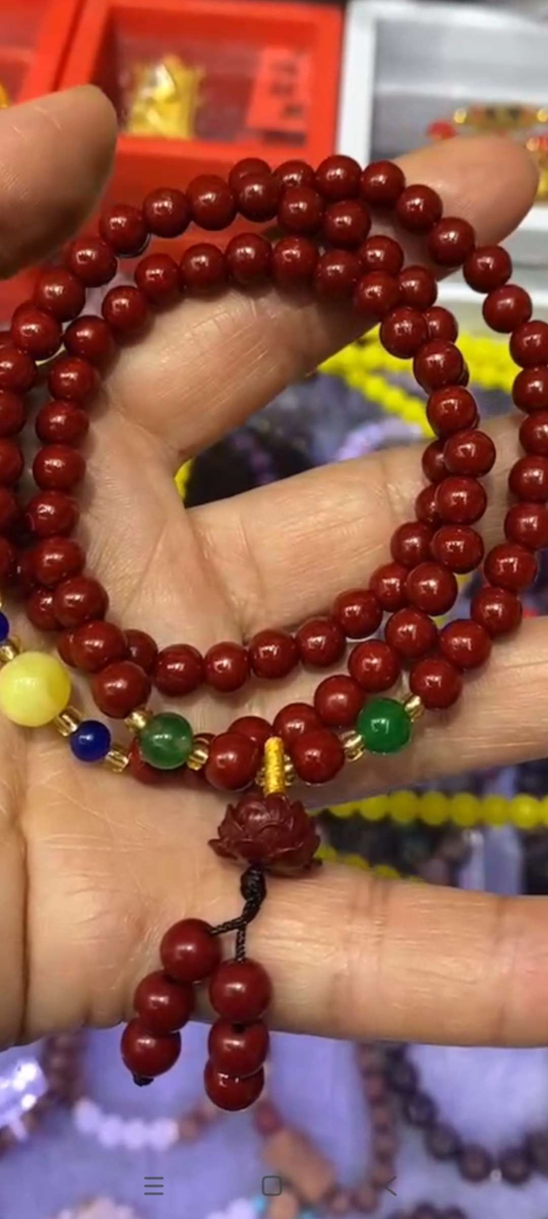 精美手串，时尚百搭，高端大方，红色石榴色各色饰链白底实物图