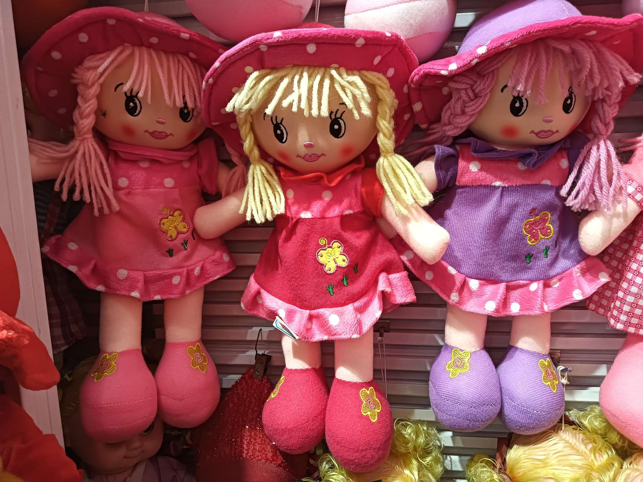 毛绒玩具，布偶娃娃，布艺公仔，抓娃娃机器细节图