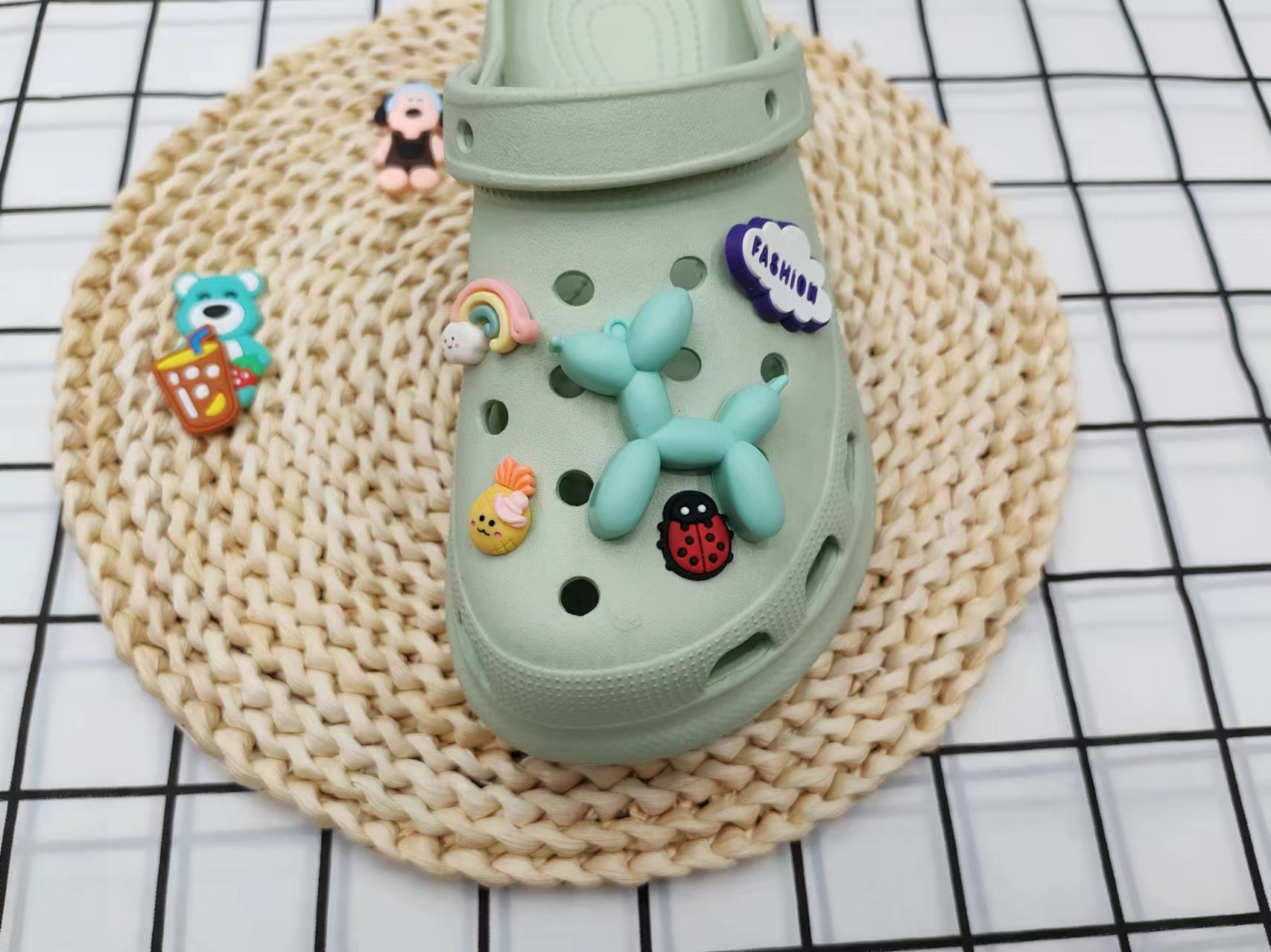 Moda de verano cute exterior piercing crocs details Picture