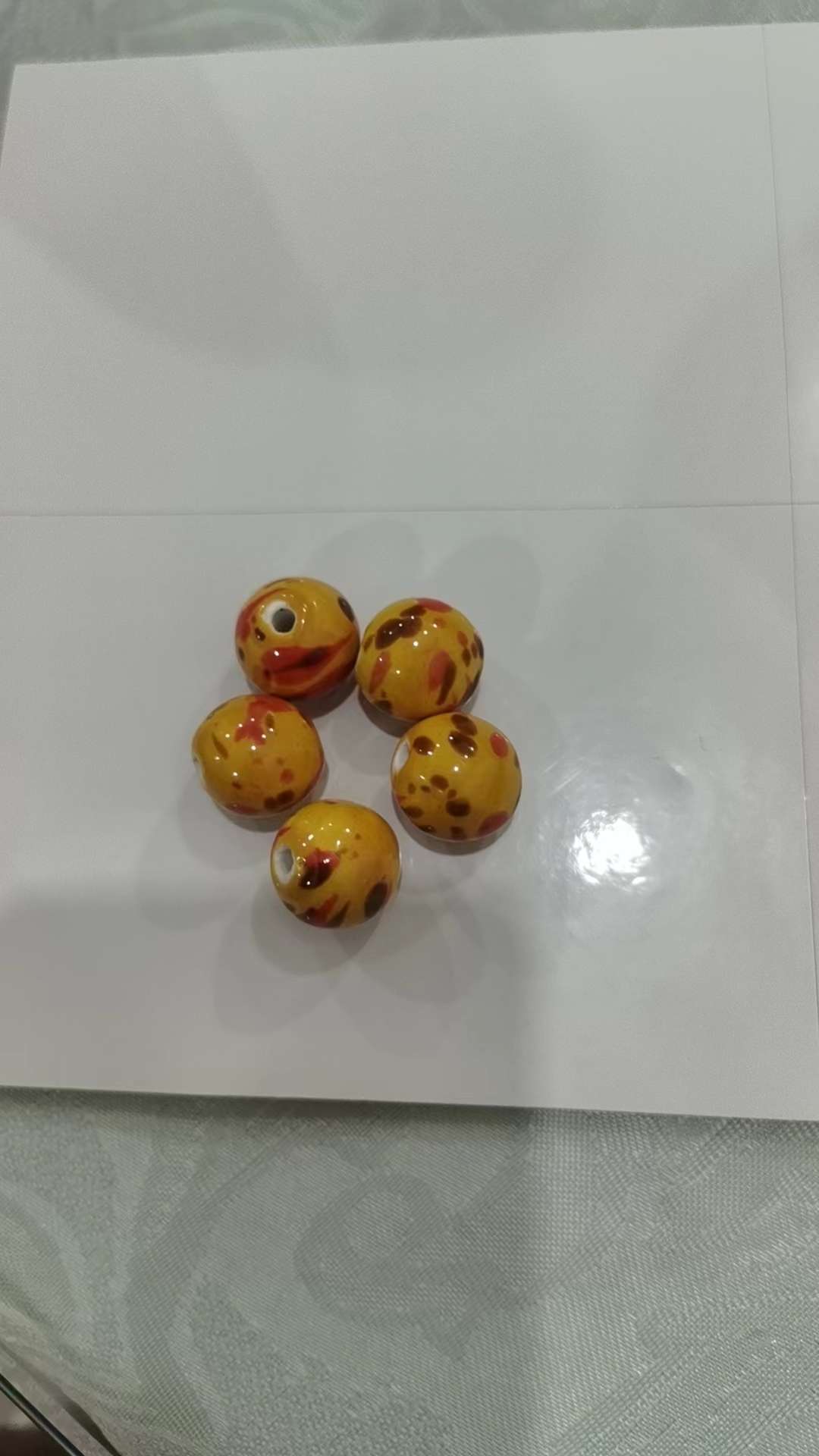厂家批发陶瓷圆珠diy珠子，手链，项链编织饰品材料配件。串珠串珠