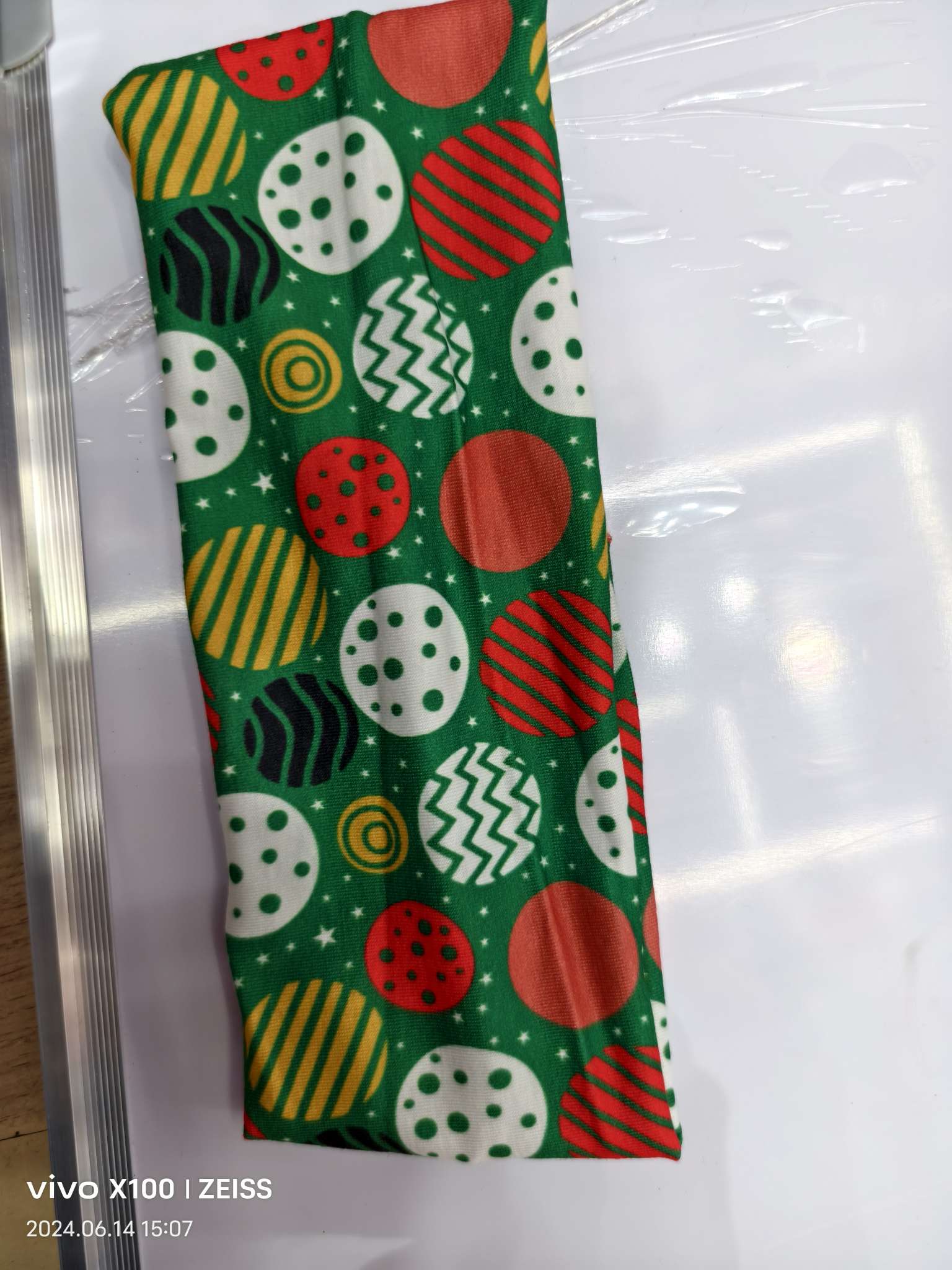 European and American style adult accessories, flat hair bands, face wash headwear, hair bands, headscarves, cute styles, hair accessories and hair bands details Picture