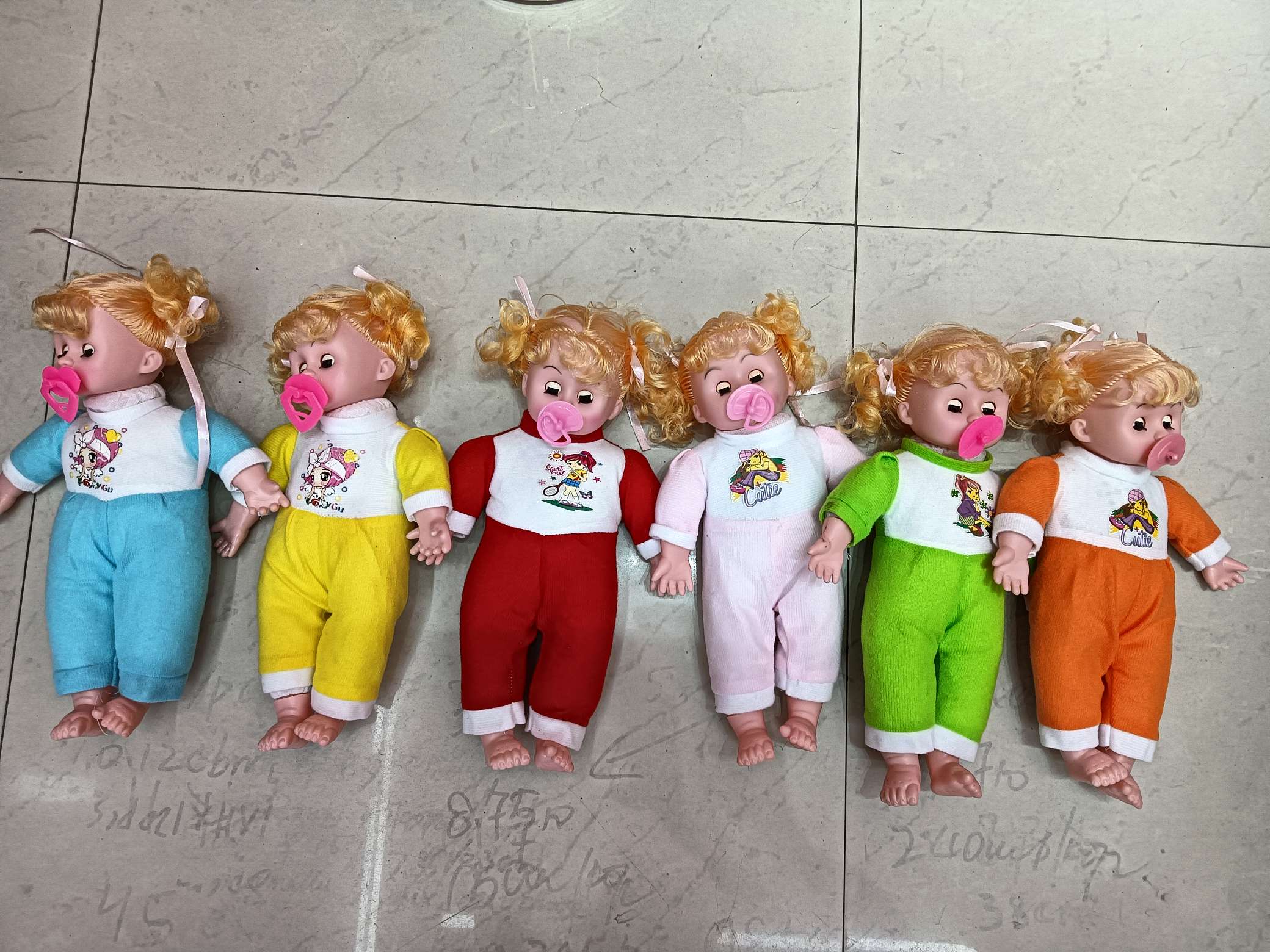 毛绒玩具娃娃 软体布娃娃 玩偶公仔 可爱卡通形象 玩具公仔 适合孩子的玩具娃娃细节图