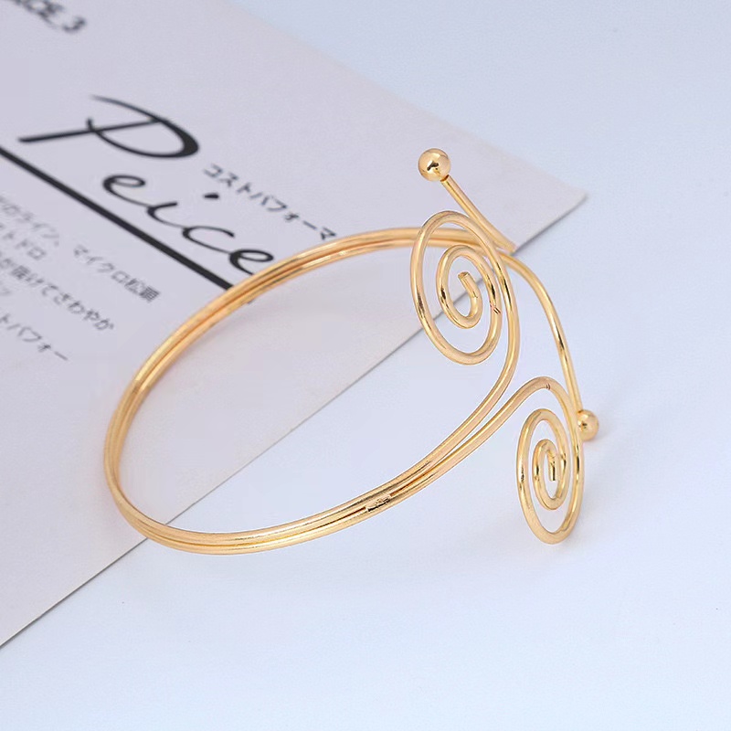 Cross-border best-selling item: Metal shining, irregular opening shape, adjustable, handcrafted women's arm bracelet Specification image