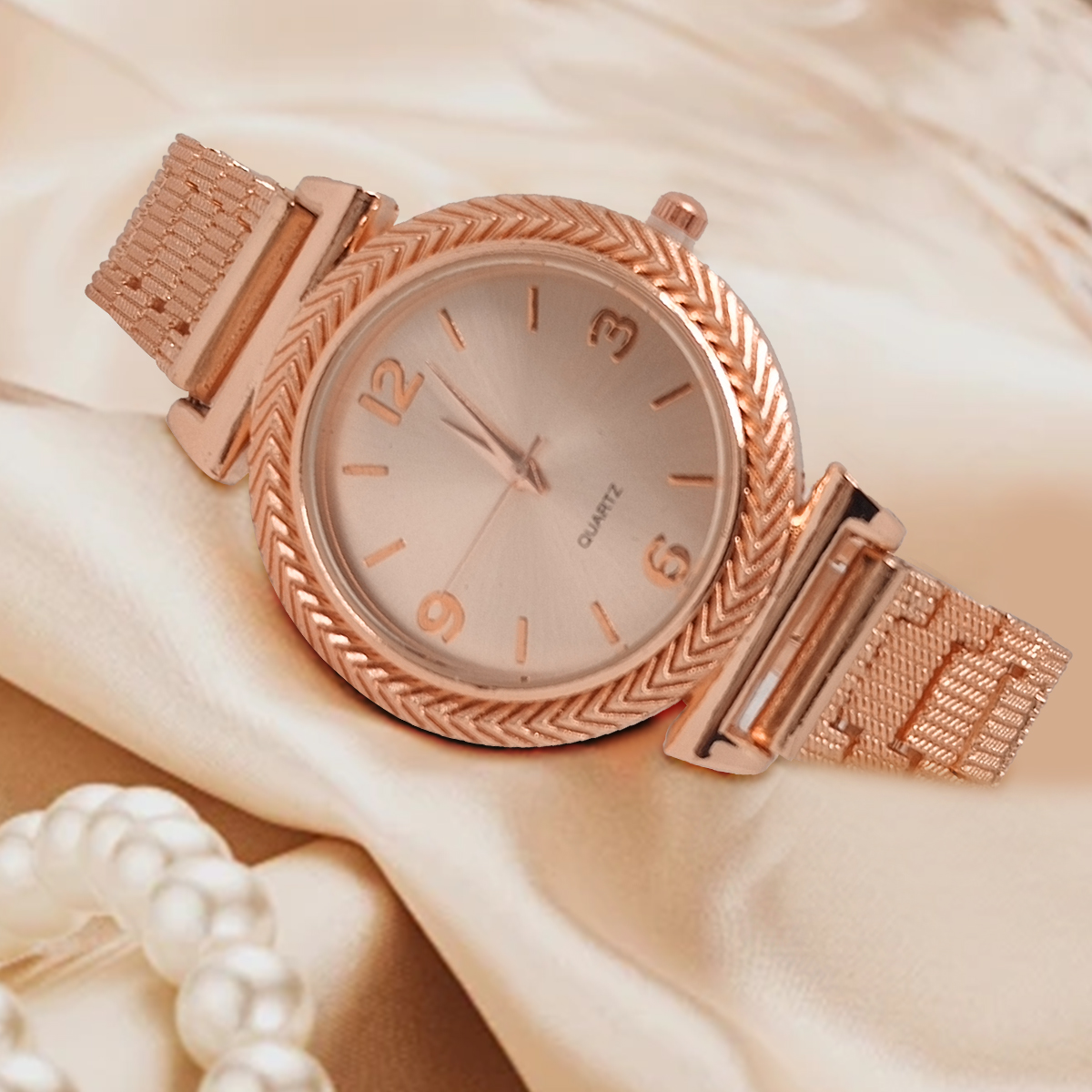 New Simple Fashion Rose Gold Compact Atmospheric Temperament Women's Quartz Watch Application Scenario