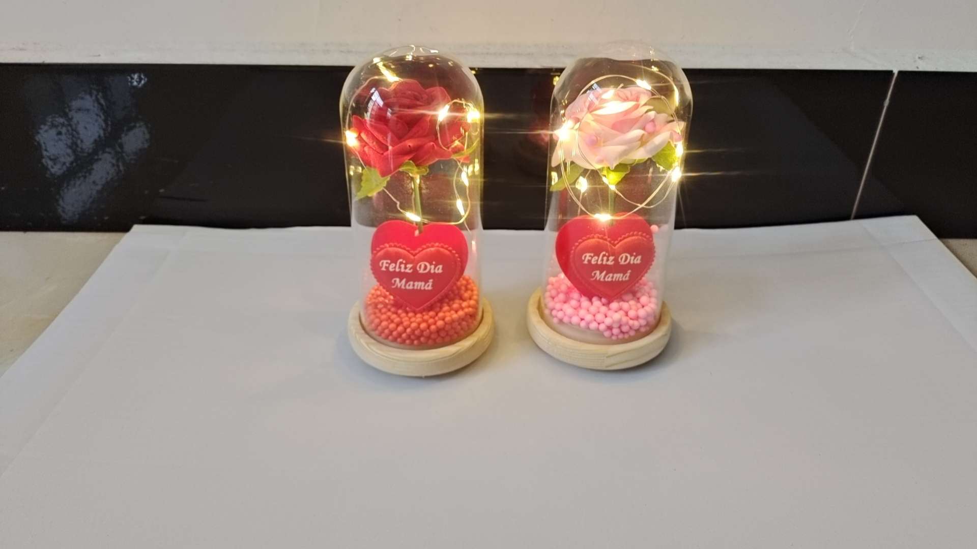 巴黎浪漫永生花玻璃罩工艺品 香薰夜灯杯子 礼品装饰品 玻璃工艺品精致艺术品玻璃罩永生花玻璃罩永生花产品图