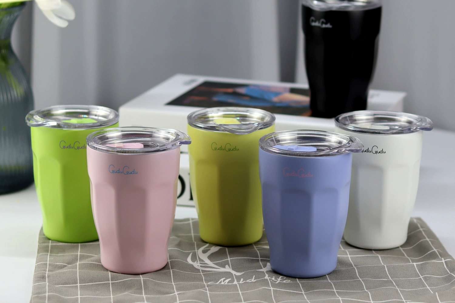 S98-YHSQ6025 Mini GUDU insulated cup, a fashionable and compact coffee cup, a cute portable car cup for ladies Application Scenario