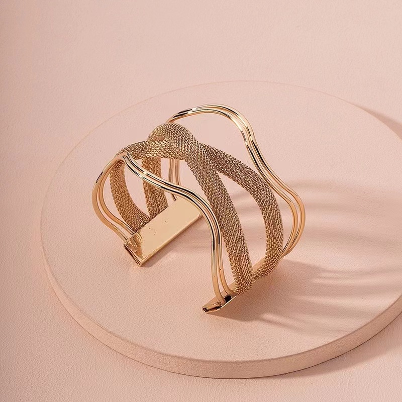 European and American foreign trade style, fashionable, individual, versatile, simple, street style, popular, large-sized metal open-top women's bracelet Item Picture