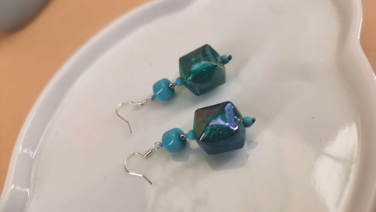 Pearl welded zircon earrings and earrings are fashionable accessories. Korean style, versatile and elegant. Women's earrings are exquisite and graceful Specification image