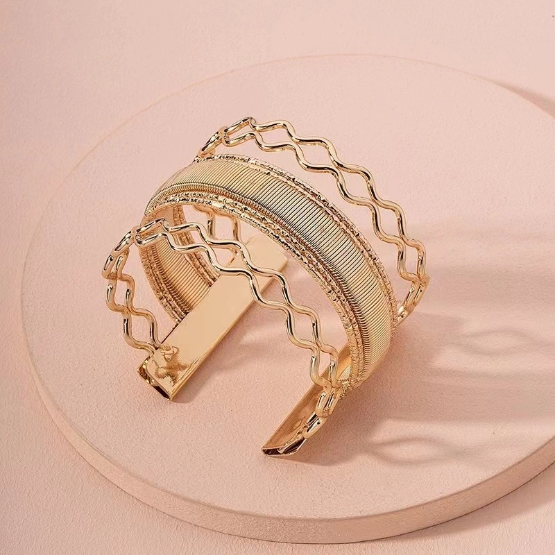 European and American foreign trade style, fashionable, individual, versatile, simple, street style, popular, large-sized metal open-top women's bracelet detail image 2