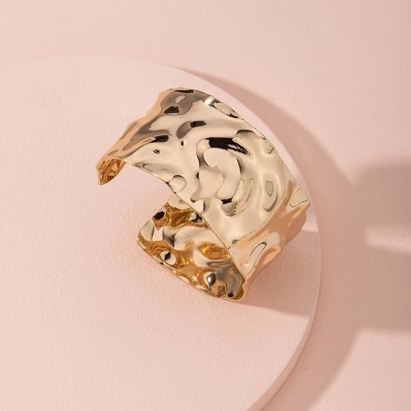 European and American foreign trade style, fashionable, individual, versatile, simple, street style, popular, large-sized metal open-top women's bracelet detail image 3