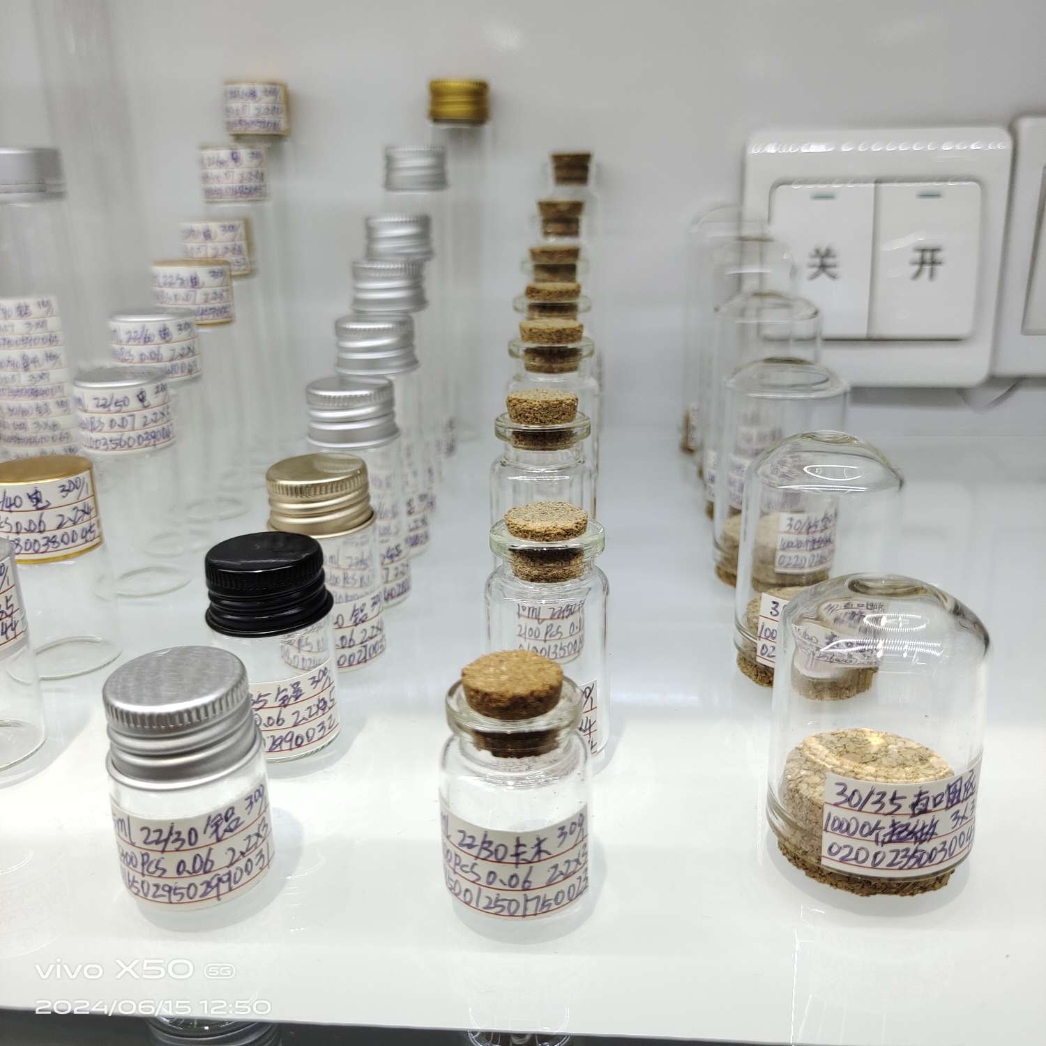 Glass bottles, small bottles, tube-pulled bottles, wishing bottles, gift glass bottles details Picture