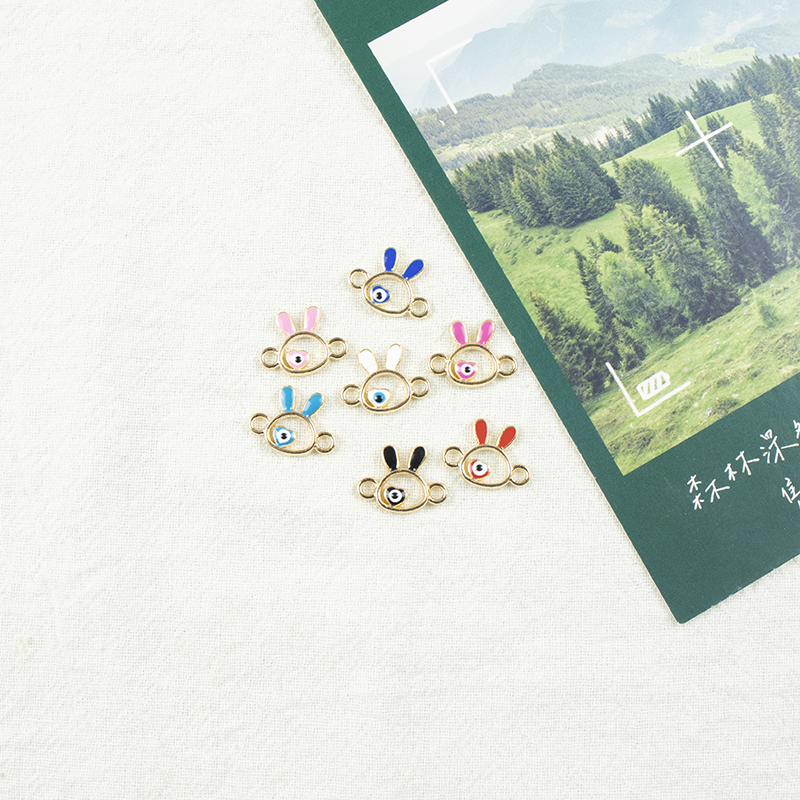 Alloy oil-dripping rabbit hollowed-out heart Demon Eye necklace, earring accessories, diy jewelry accessories, jewelry accessories, alloy accessories Application Scenario