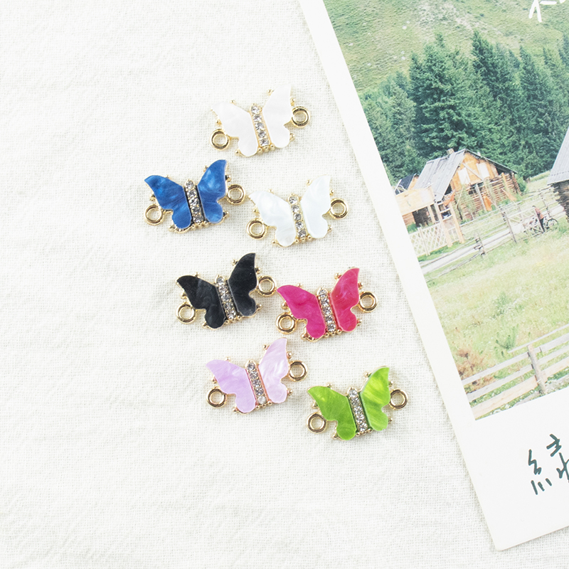 Alloy dot brick oil-dripping butterfly necklace, earrings, pendant accessories, diy jewelry accessories, jewelry accessories, alloy accessories Application Scenario