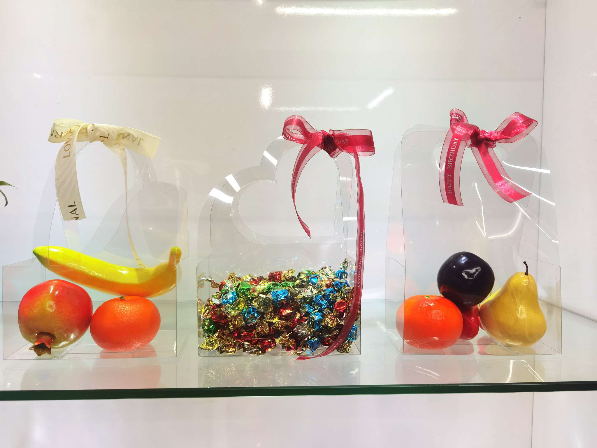Transparent fruit and flower packaging bags, ins handbags, gift packaging bags, souvenir gift bags, D/Y handbags, eco-friendly packaging, handbags, plastic packaging bags, pvc handbags, PET bags, candy handbags Application Scenario