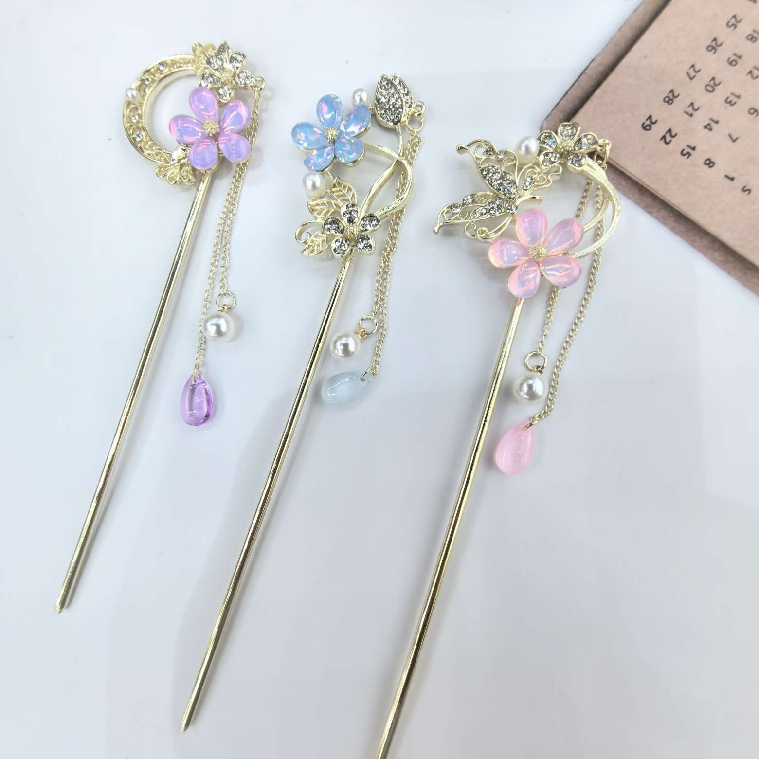 Accessories Hair Accessories Headdress Delicate Hair Clips Grab Clips Uniquely Designed Elegant Ornaments For Women