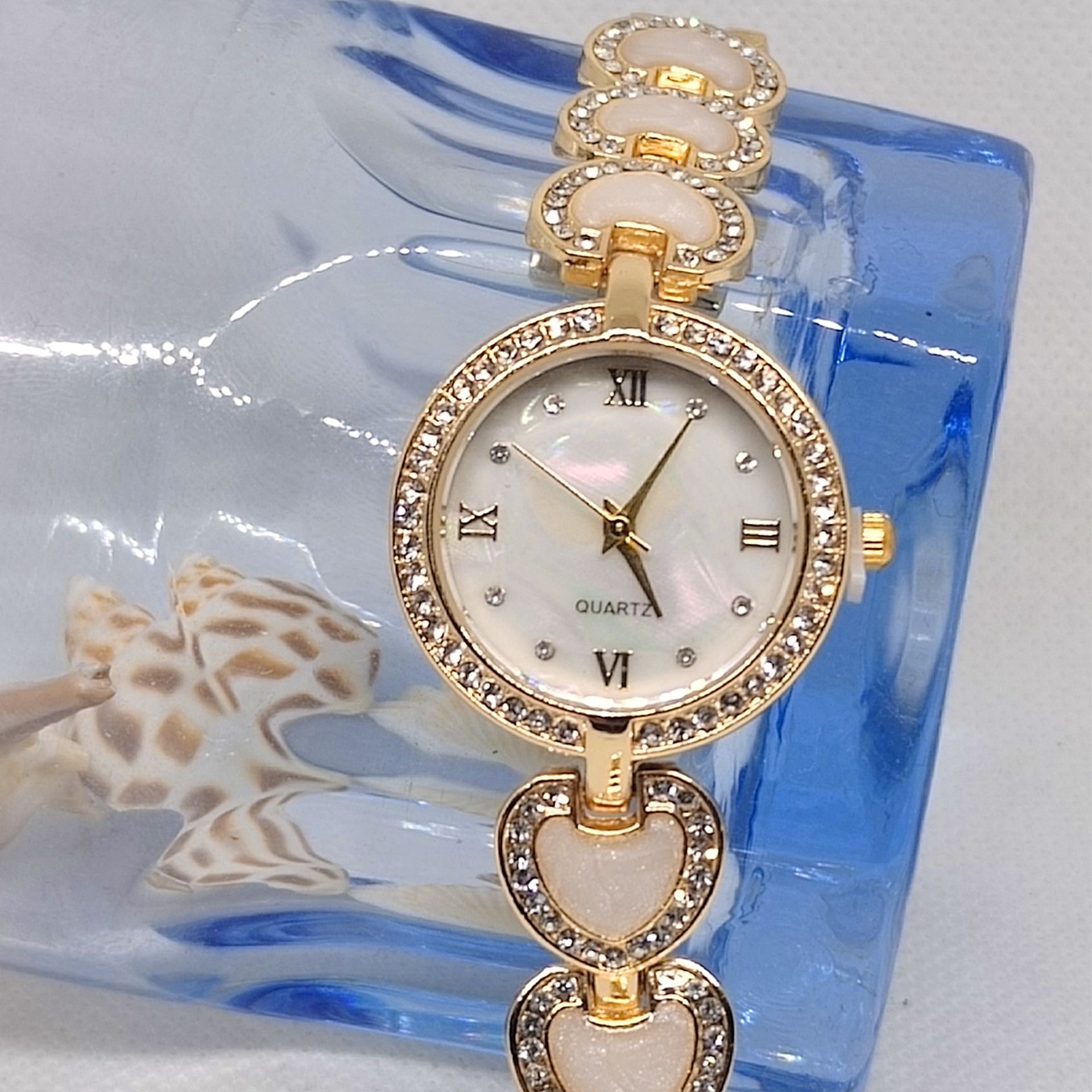Foreign Trade New Fashion Love Chain Diamond Watch Temperament Bracelet Watch Selling Peach Heart Quartz Women's Watch Item Picture