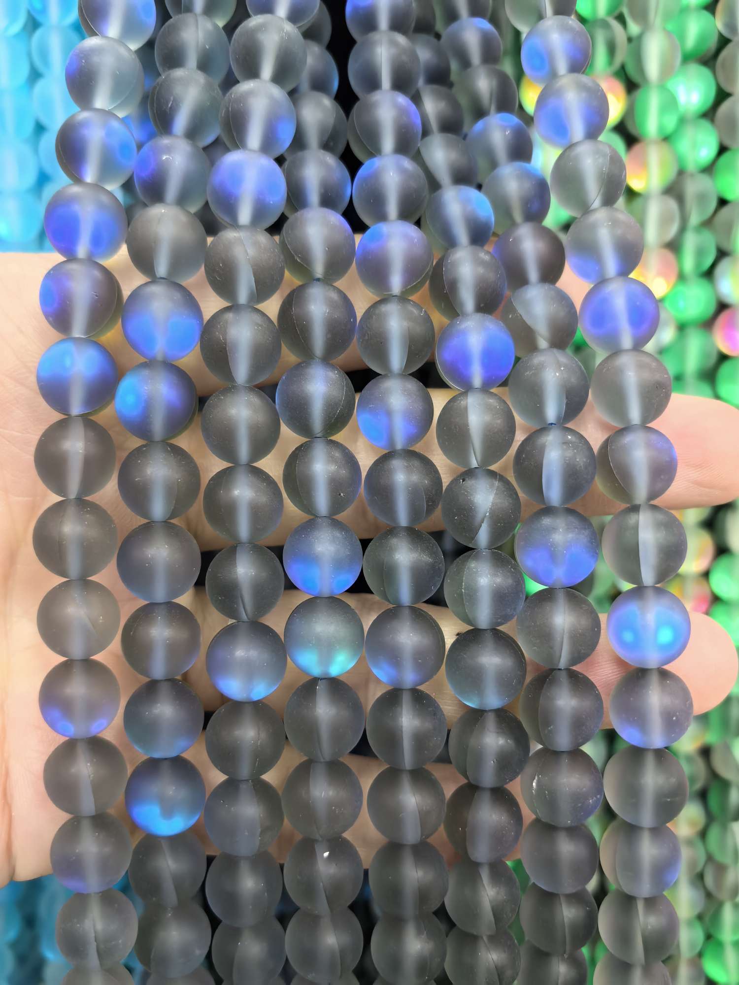 合成水晶精雕细琢 珠宝饰品典藏 玉石手链挂件等多款饰品 精美礼盒装白底实物图