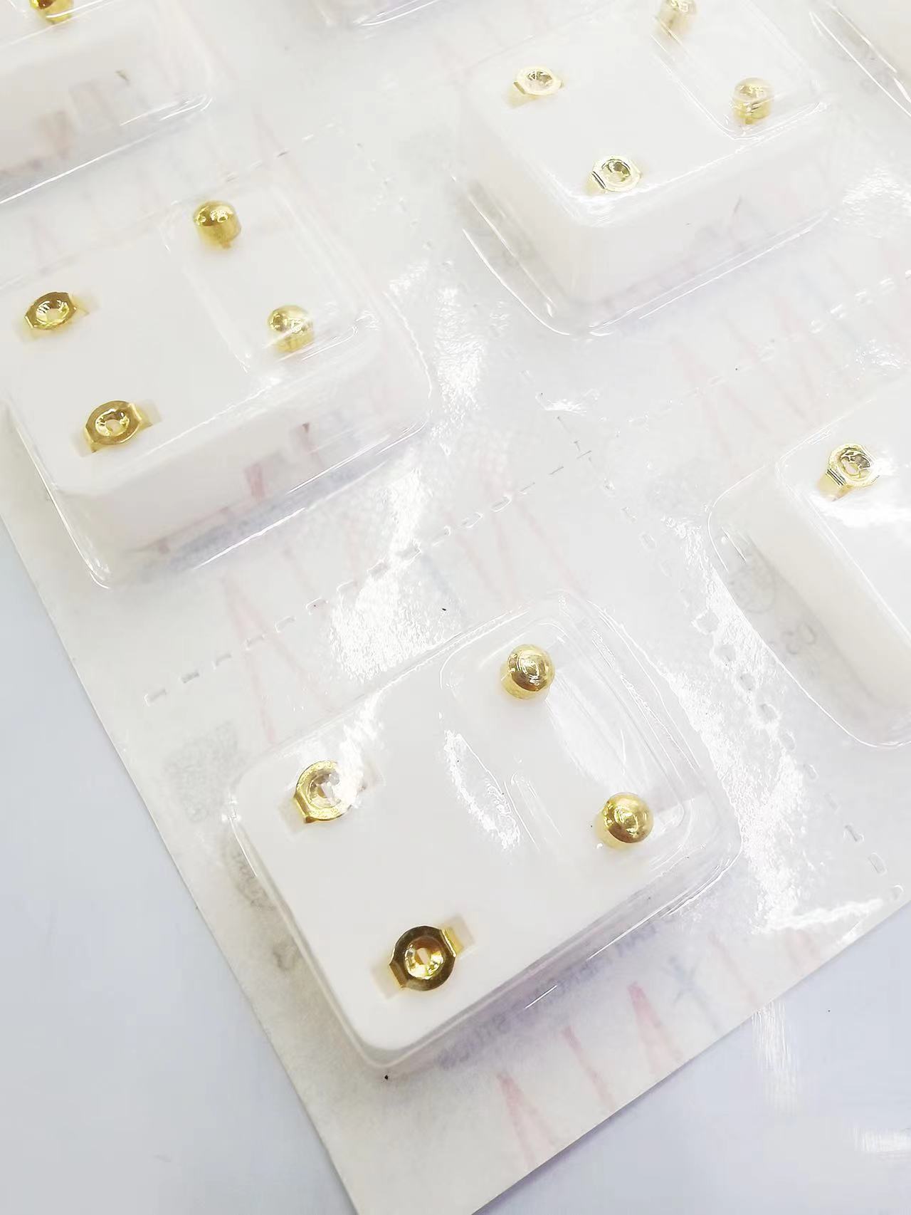 Stainless steel ear piercers, ear stud accessories, ear stud Item Picture