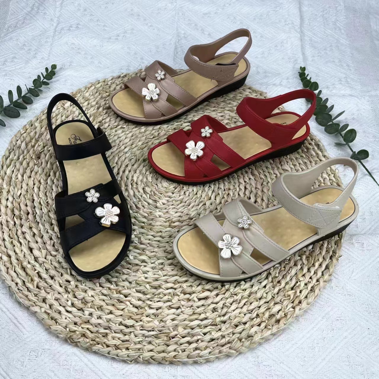 New foreign trade sandals for women to wear outside, summer soft-soled limping flat beach shoes for middle-aged and elderly people, mid-heel one-shoulder women's sandals Item Picture