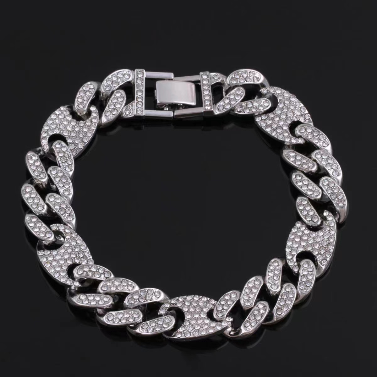Senluo Accessories Factory is a wholesale source manufacturer of alloy diamond-encruble Cuban chain bracelets and HIPHOP cross-border hip-hop accessories for export pic 2
